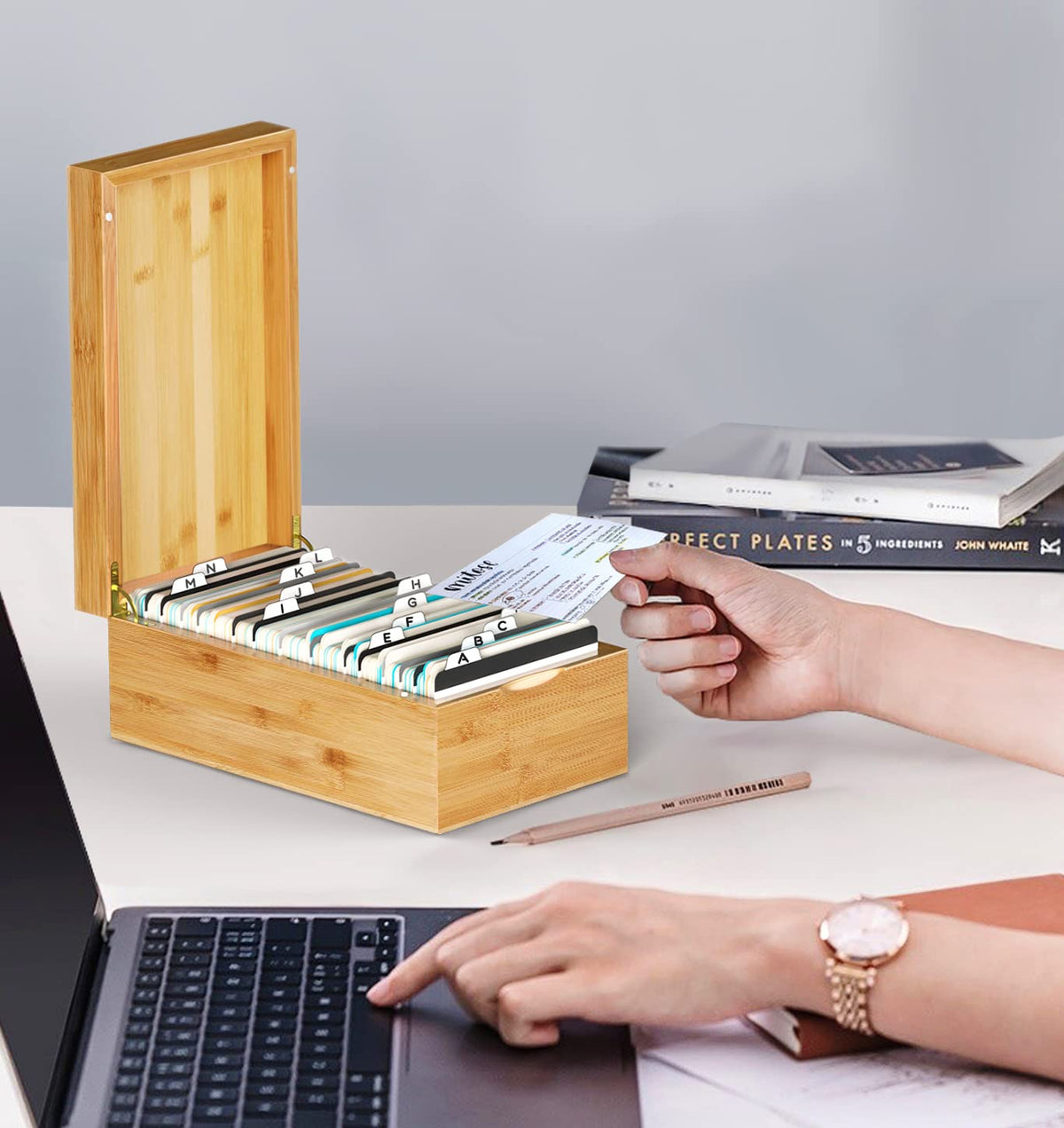 Neando Bamboo Index Card Holder for 3x5 Cards – Wooden Organizer with Lid, 4 Compartments, 600-Card