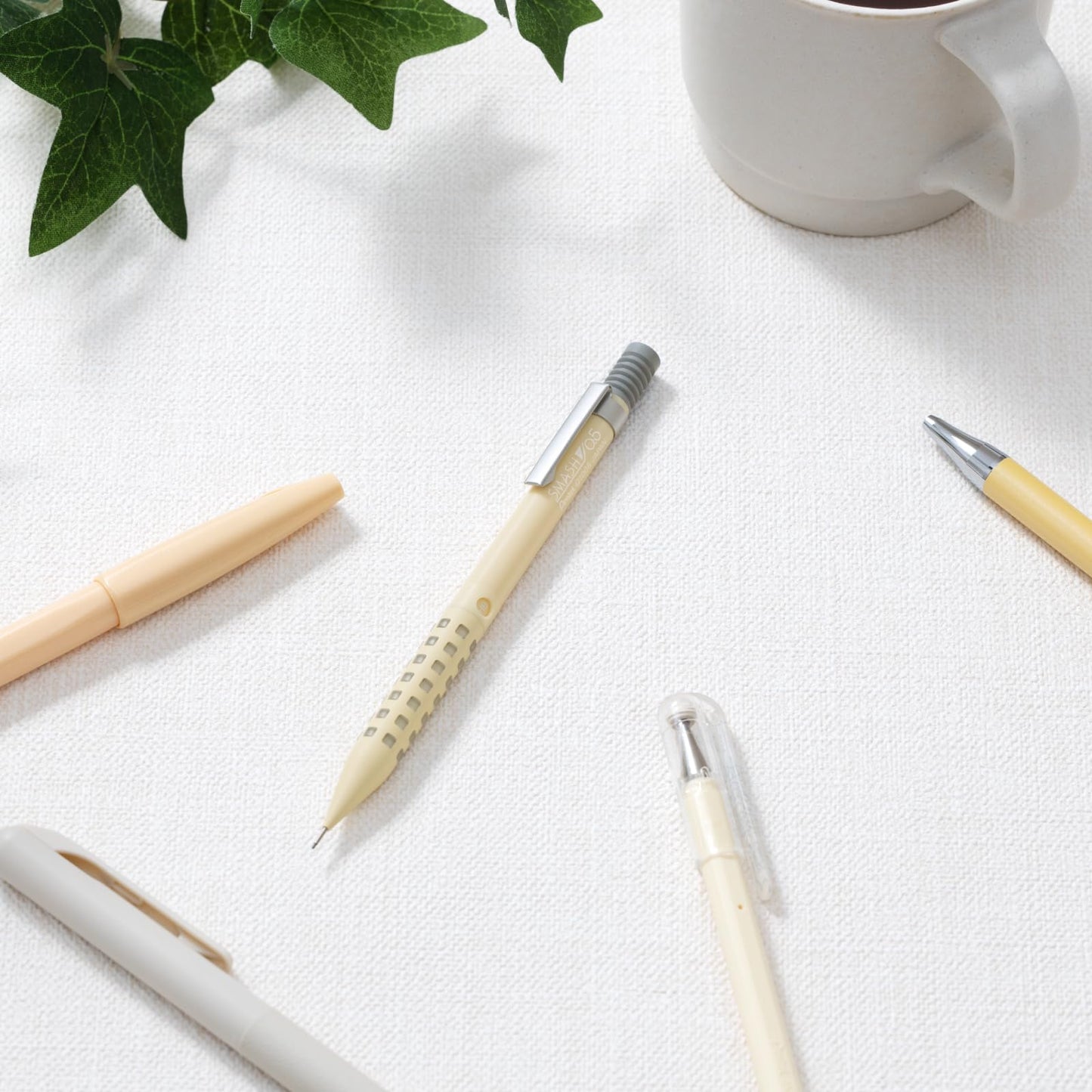 Pentel Q1005-22A Mechanical Pencil, Smash, 0.5mm, Ivory White