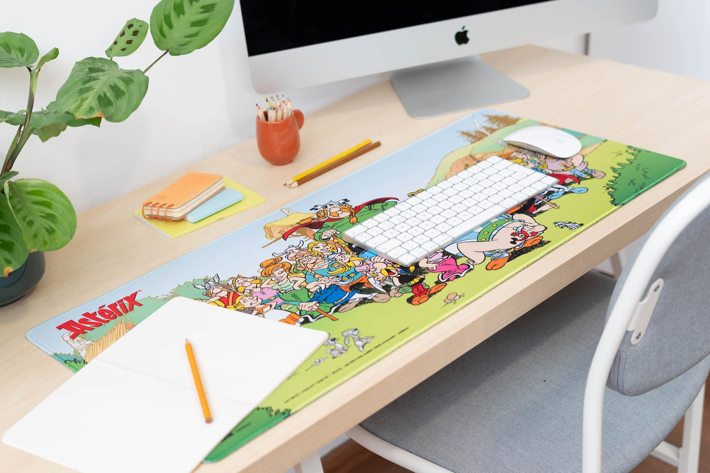 Grupo Erik XXL Mouse Pad Asterix | Gaming Desk Mat 31.5 x 13.8 inches, Non-Slip Rubber Keyboard &