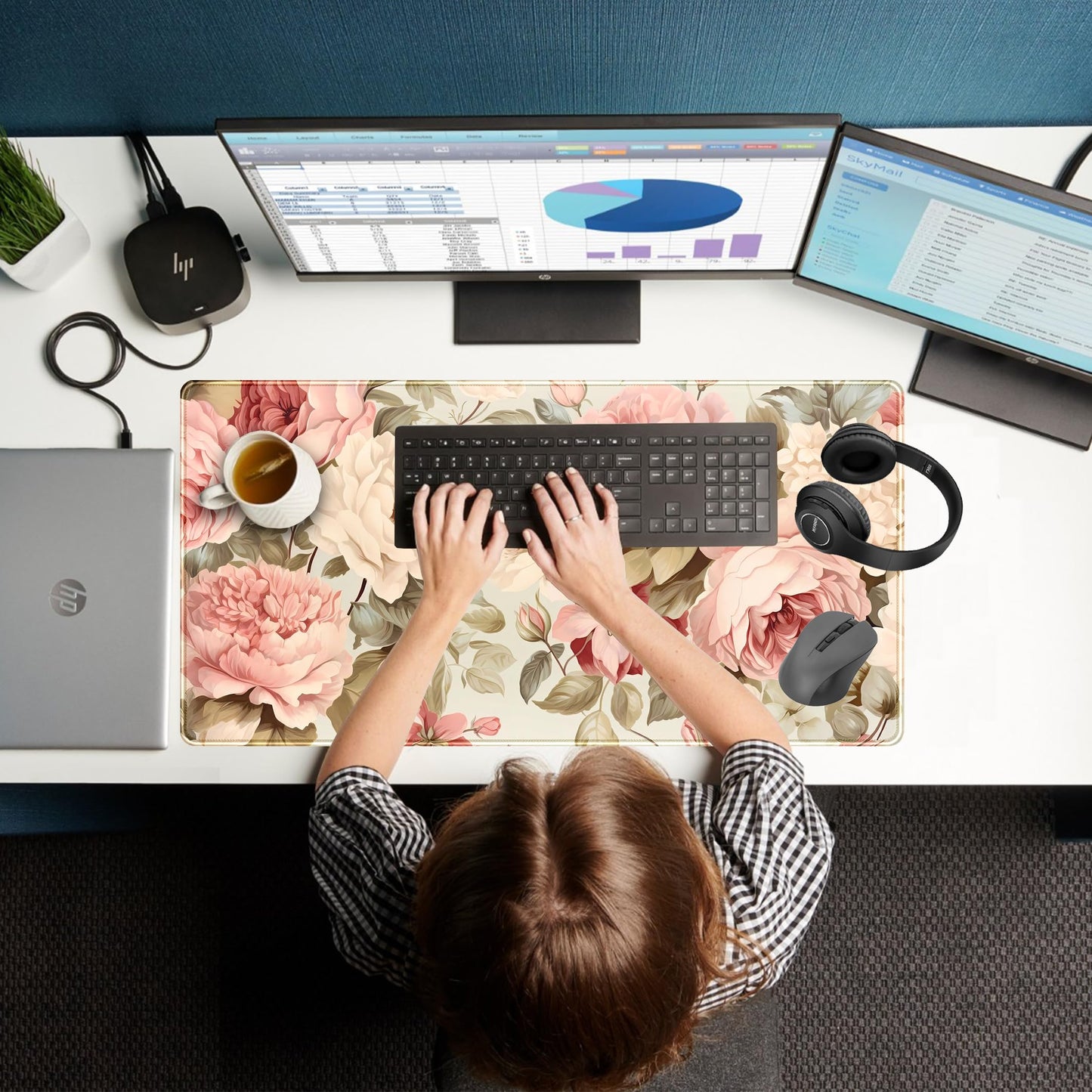Cute Floral Desk Mat Pastel Roses Gaming Mouse Pad XXL Large Extended Flowers Desk Pad, Laptop