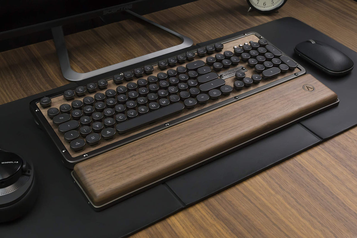 AZIO Retro Classic Palm Rest