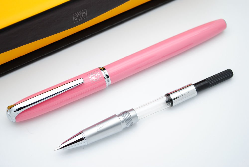 czxwyst Picasso 916 Malage Ultrafine Accounting Fountain Pen EF Nib Original Box (Light Pink)