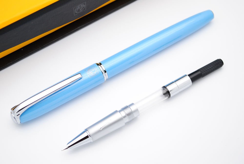 czxwyst Picasso 916 Malage Ultrafine Accounting Fountain Pen EF Nib Original Box (Light Blue)