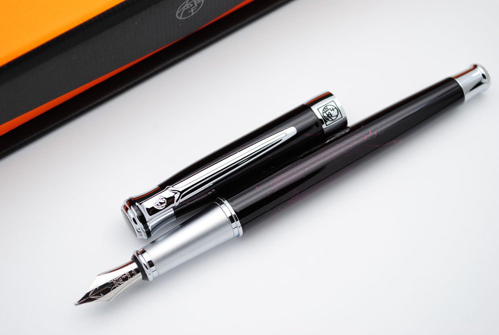 czxwyst Picasso 903 Sweden Flower King Fountain Pen Original Box (Red Marble)