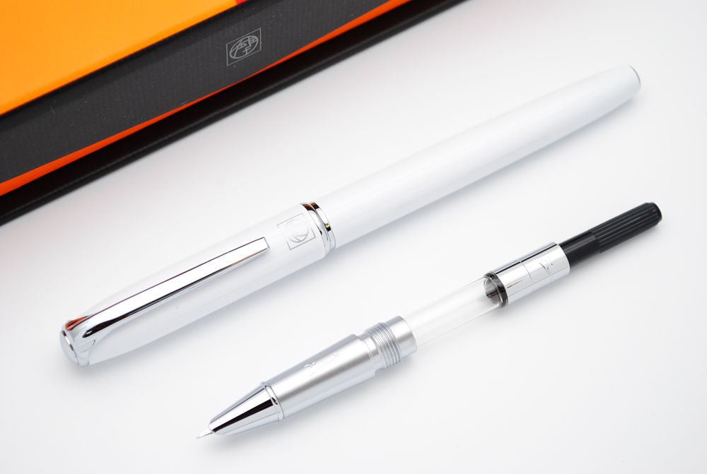 Picasso 916 Malage Ultrafine Accounting Fountain Pen EF Nib Original Box (White)