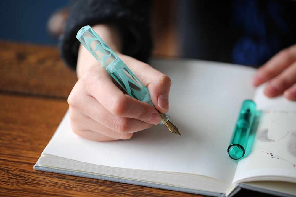 czxwyst Wancai Mini Transparent Pocket-Size Eyedropper Fountain Pen Fine Nib 0.5mm (Daydream)