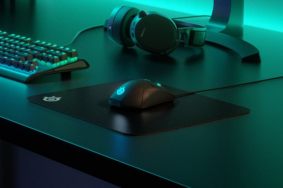 SteelSeries QcK Hard - Gaming Mouse Pad - improved surface texture - medium size