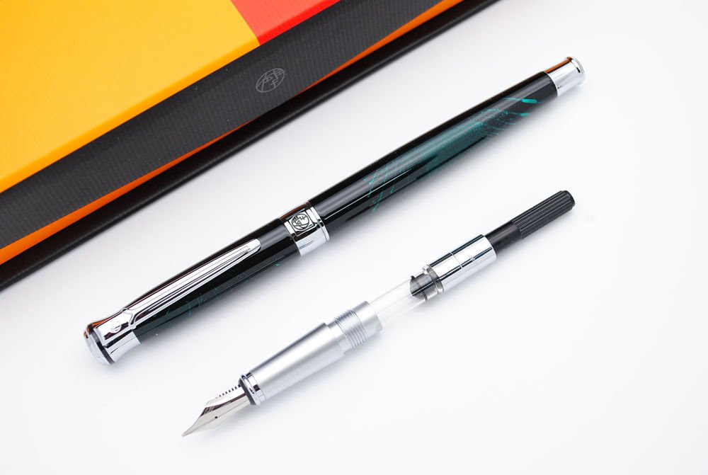 Picasso 903 Sweden Flower King Fountain Pen Original Box (Green Marble)