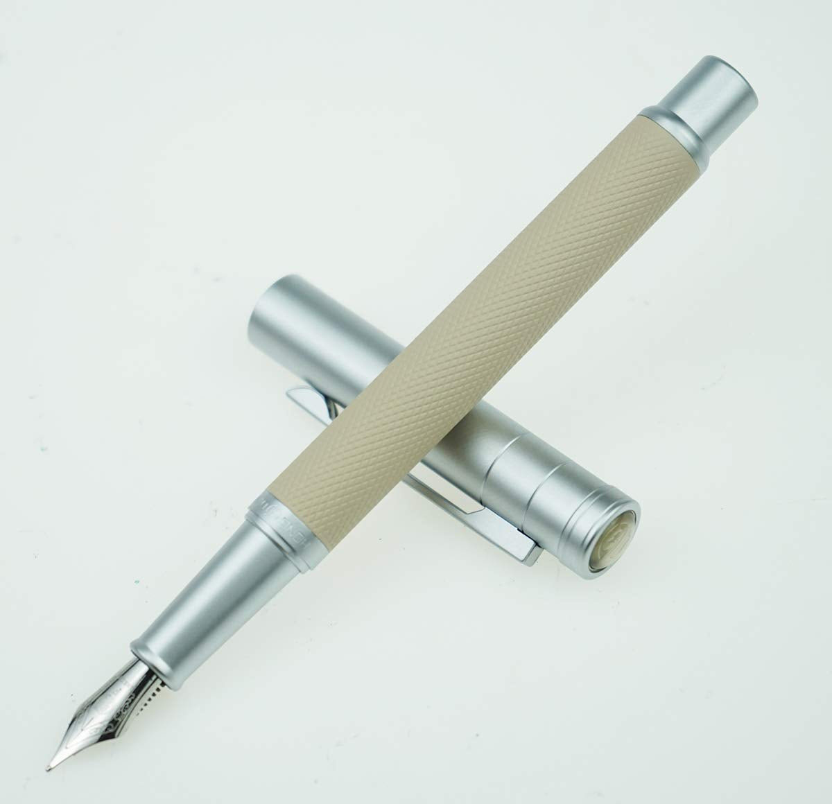 Hongdian White Metal Fountain Pen Fine Nib Beautiful Tree Texture Excellent Writing Gift Pen