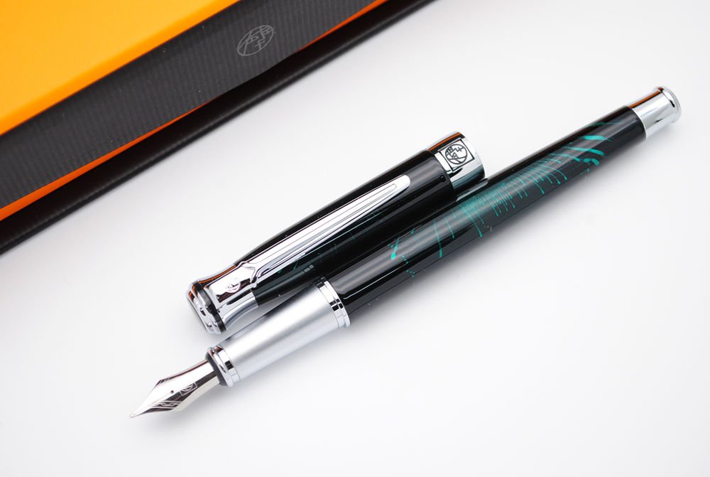 Picasso 903 Sweden Flower King Fountain Pen Original Box (Green Marble)