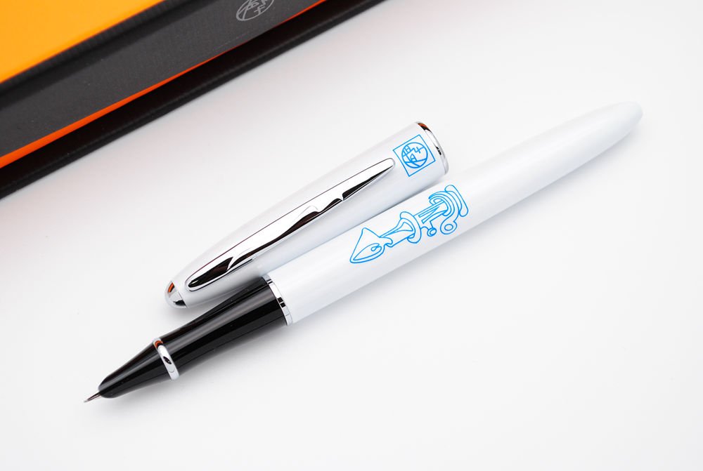 Picasso 606 Ultrafine Accounting Fountain Pen EF Nib Original Box (Pearl White)