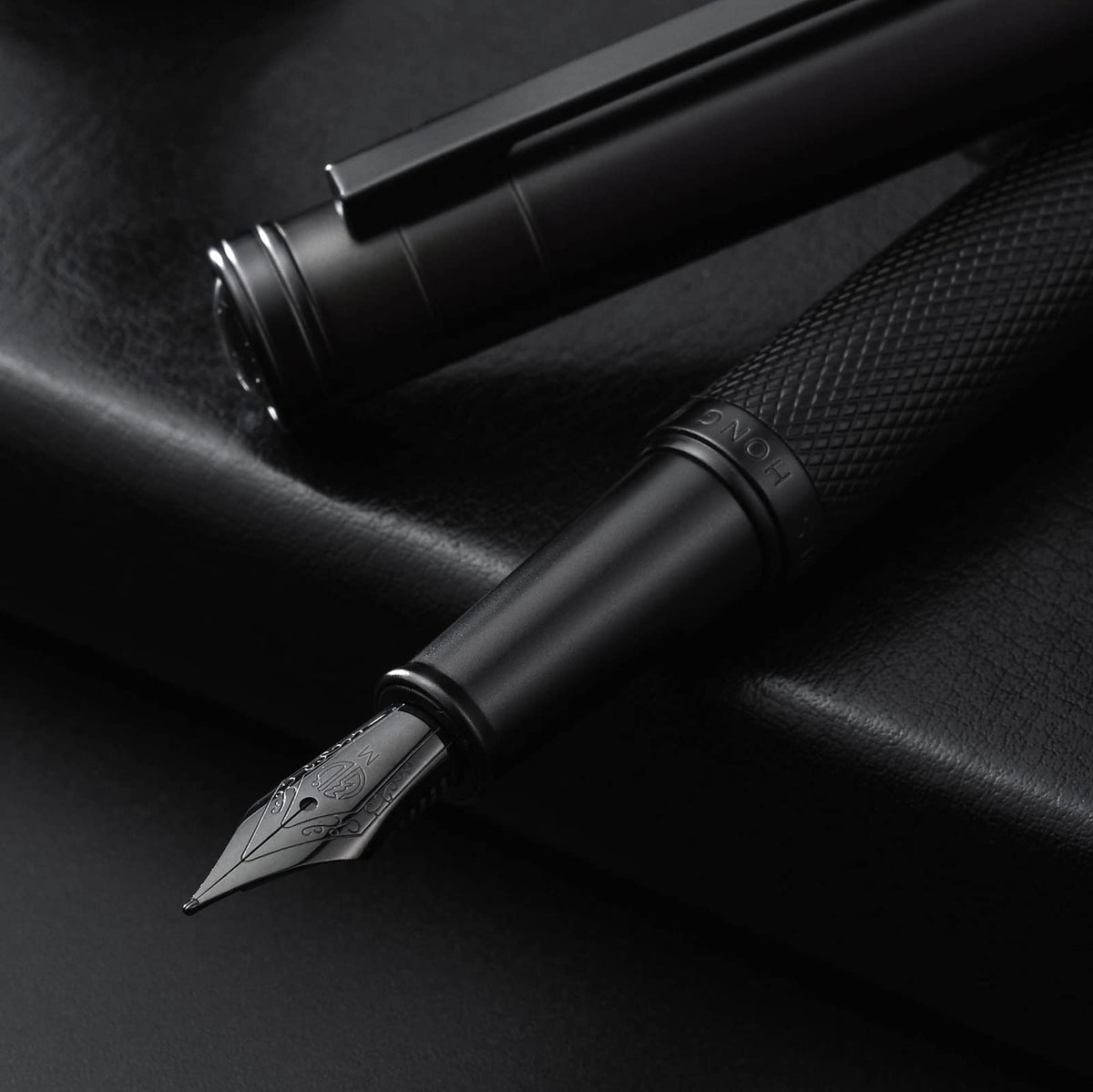 Hongdian Black Forest Fountain Pen Medium Nib Classic Design with Converter and Metal Pen Case Set