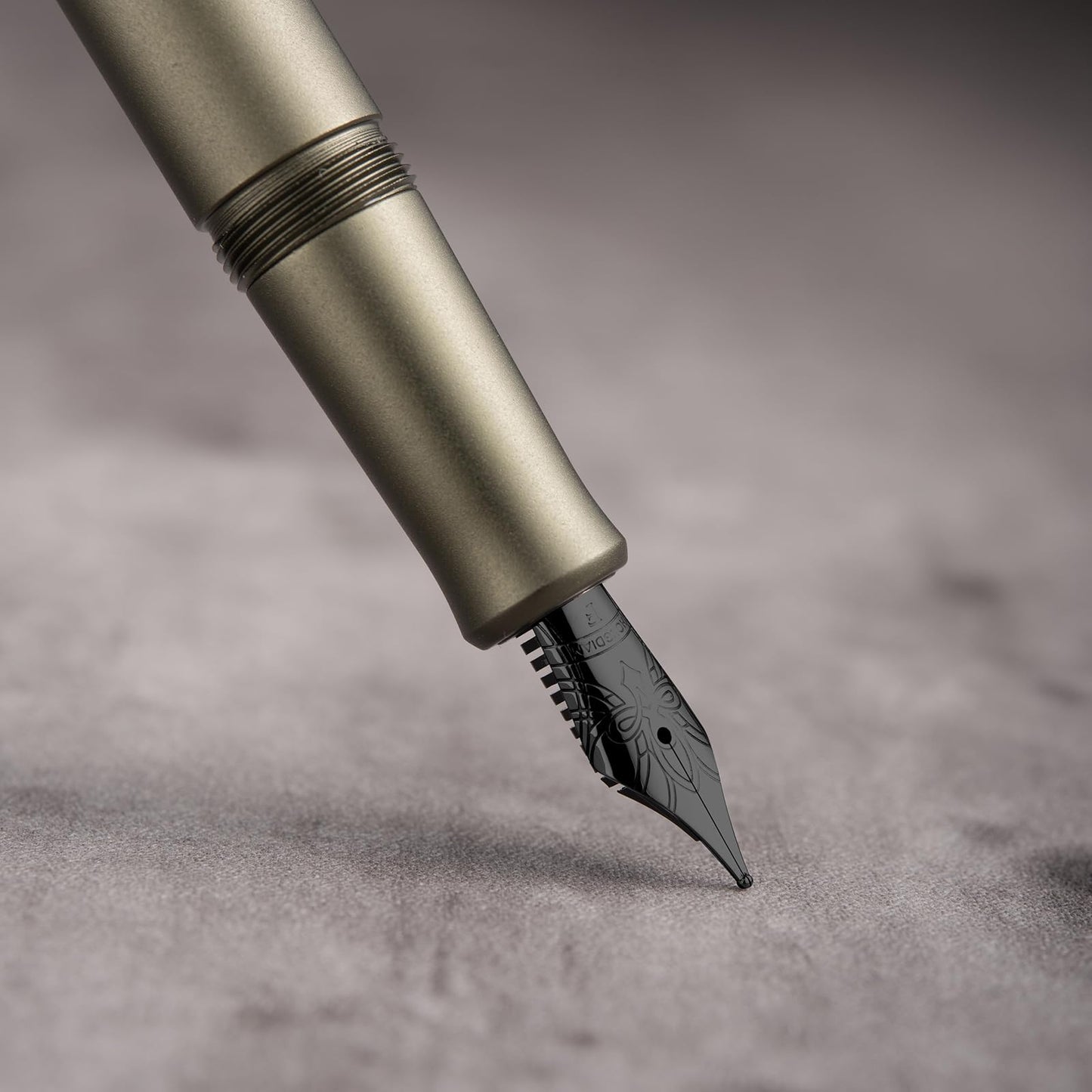 HONG DIAN M2 Black Forest Mini Fountain Pen, Extra Fine Soft Nib & Sleek Shape Aluminium Short