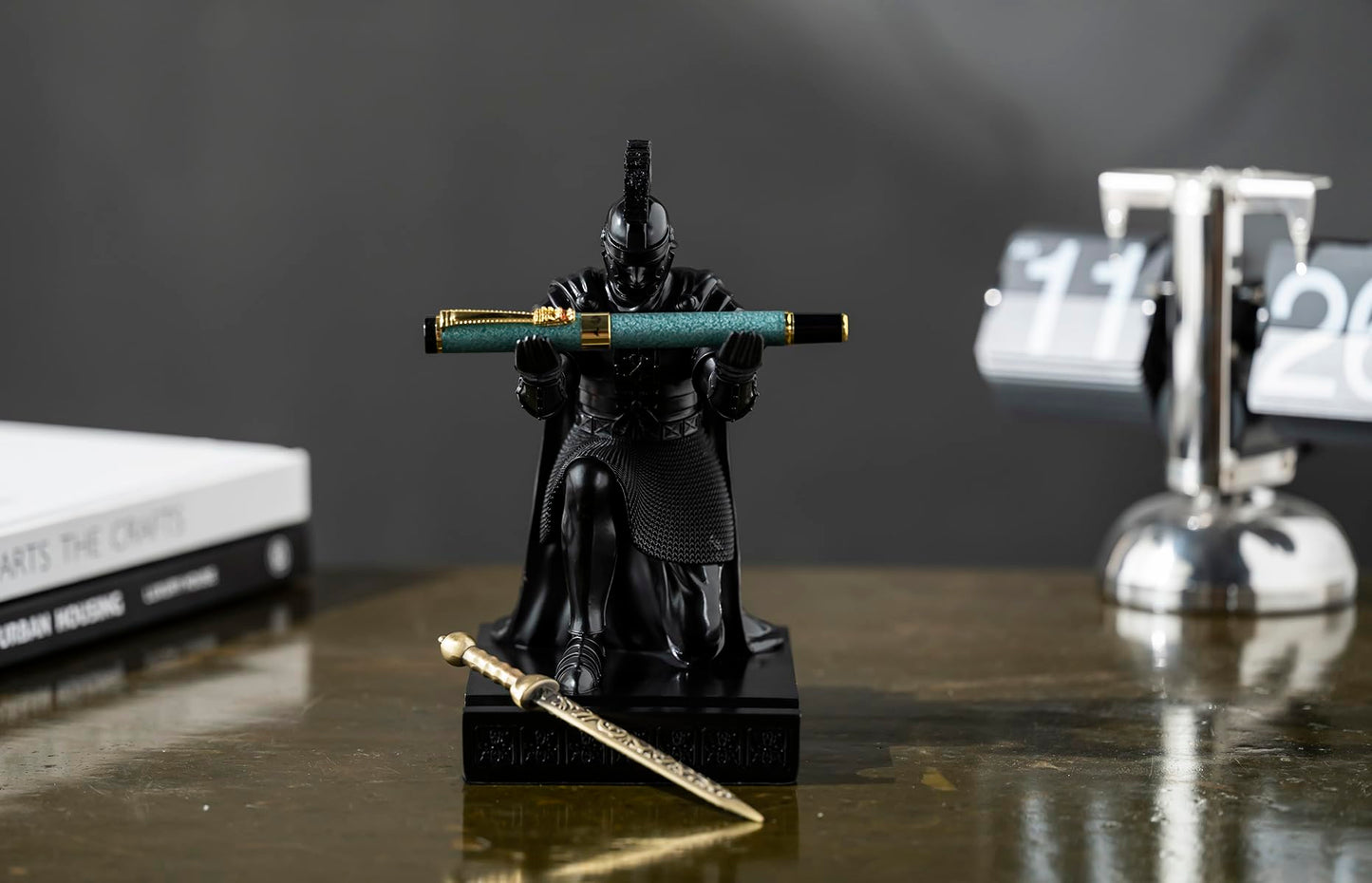 Roman Praetorian Prefect Warrior Knight Pen Holder Desk Ornament Black