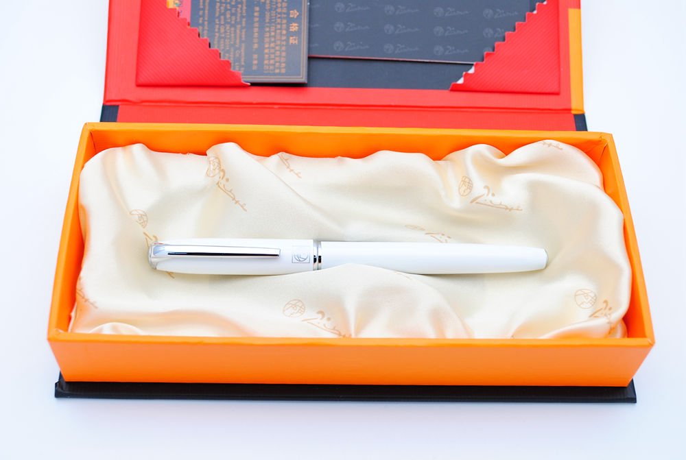 Picasso 916 Malage Ultrafine Accounting Fountain Pen EF Nib Original Box (White)