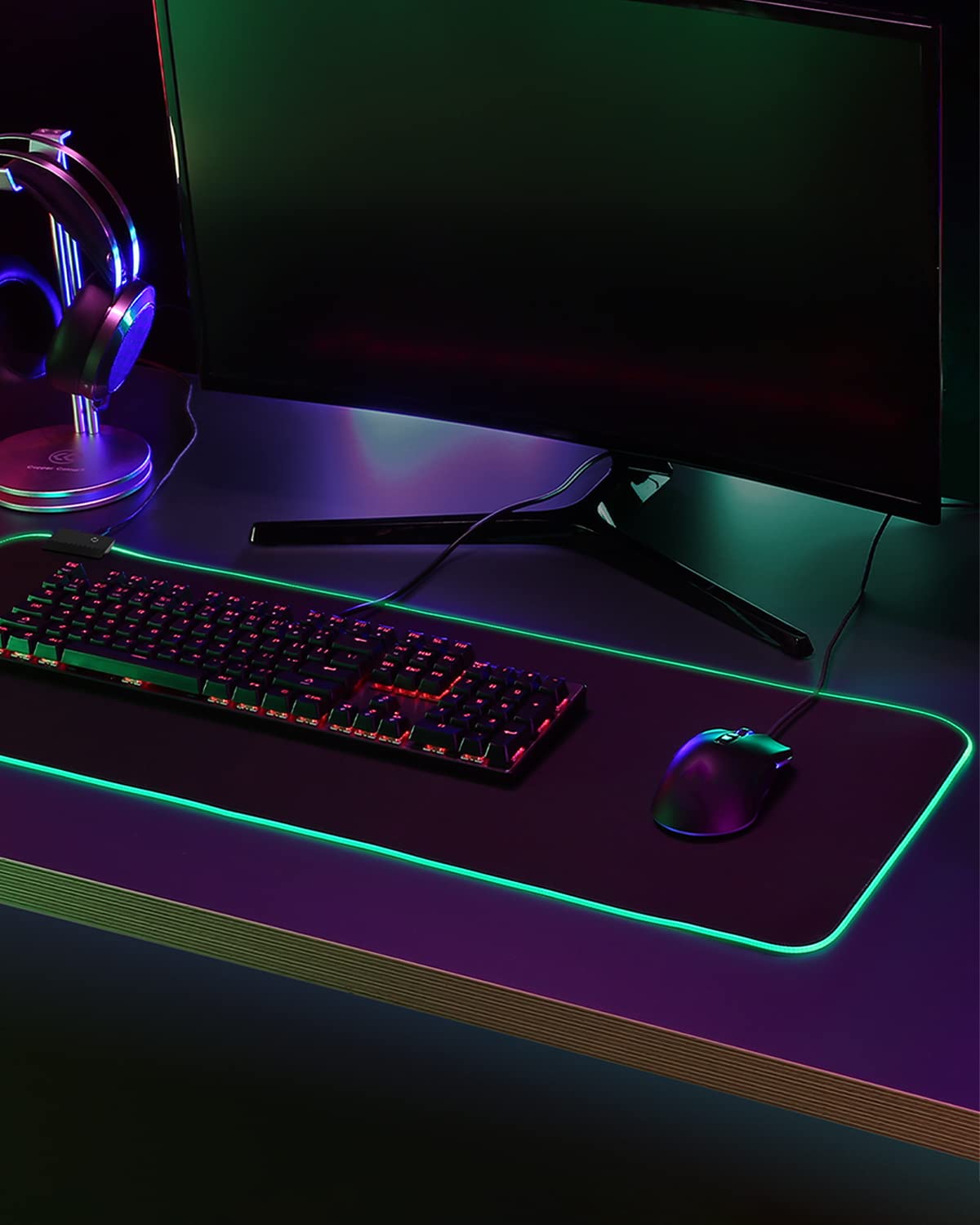EASEMO Gaming Mouse Pad, Large RGB Mousepad, LED Mouse Pad with 7 Colors 10 Lighting Modes, Mouse