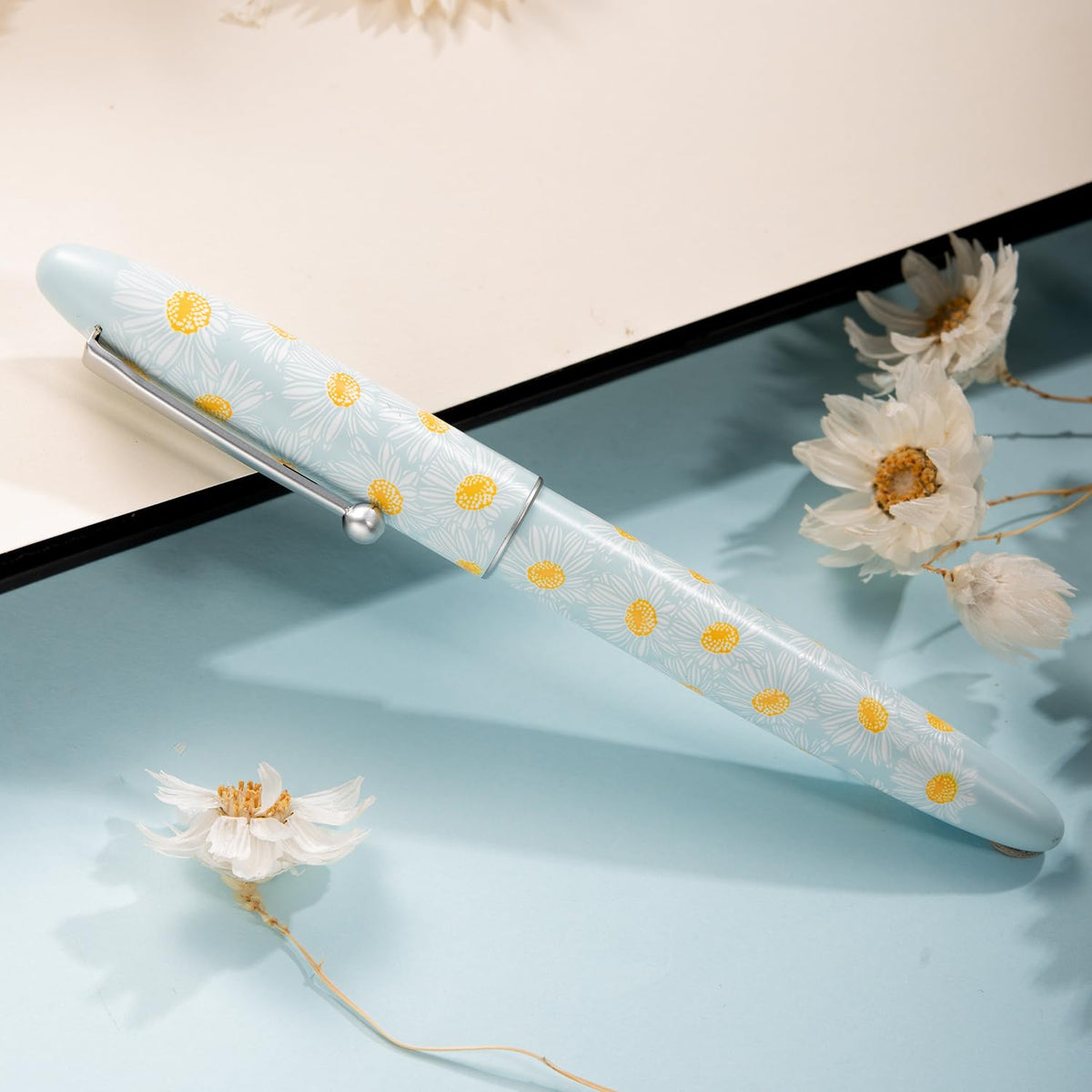 HONG DIAN C3 Fountain Pen, Iridium Fine Soft Nib Chinese Knot Carving, Light Blue & Little Daisy