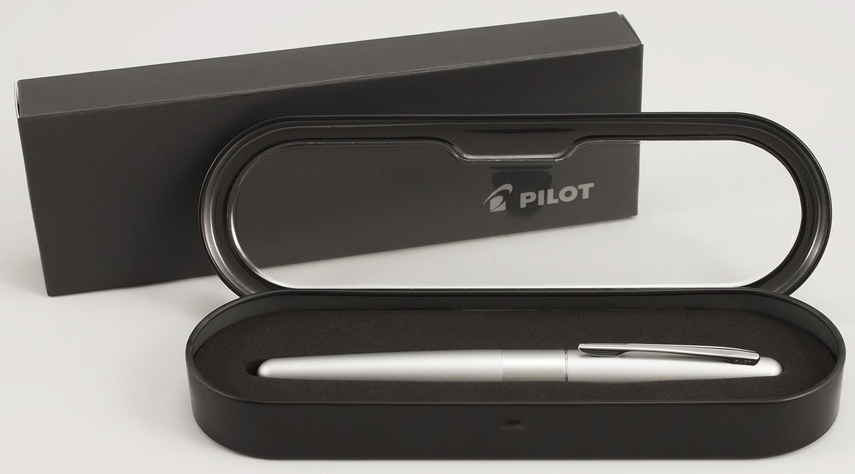 PILOT Metropolitan Collection Fountain Pen, Silver Barrel, Classic Design, Medium Nib, Black Ink
