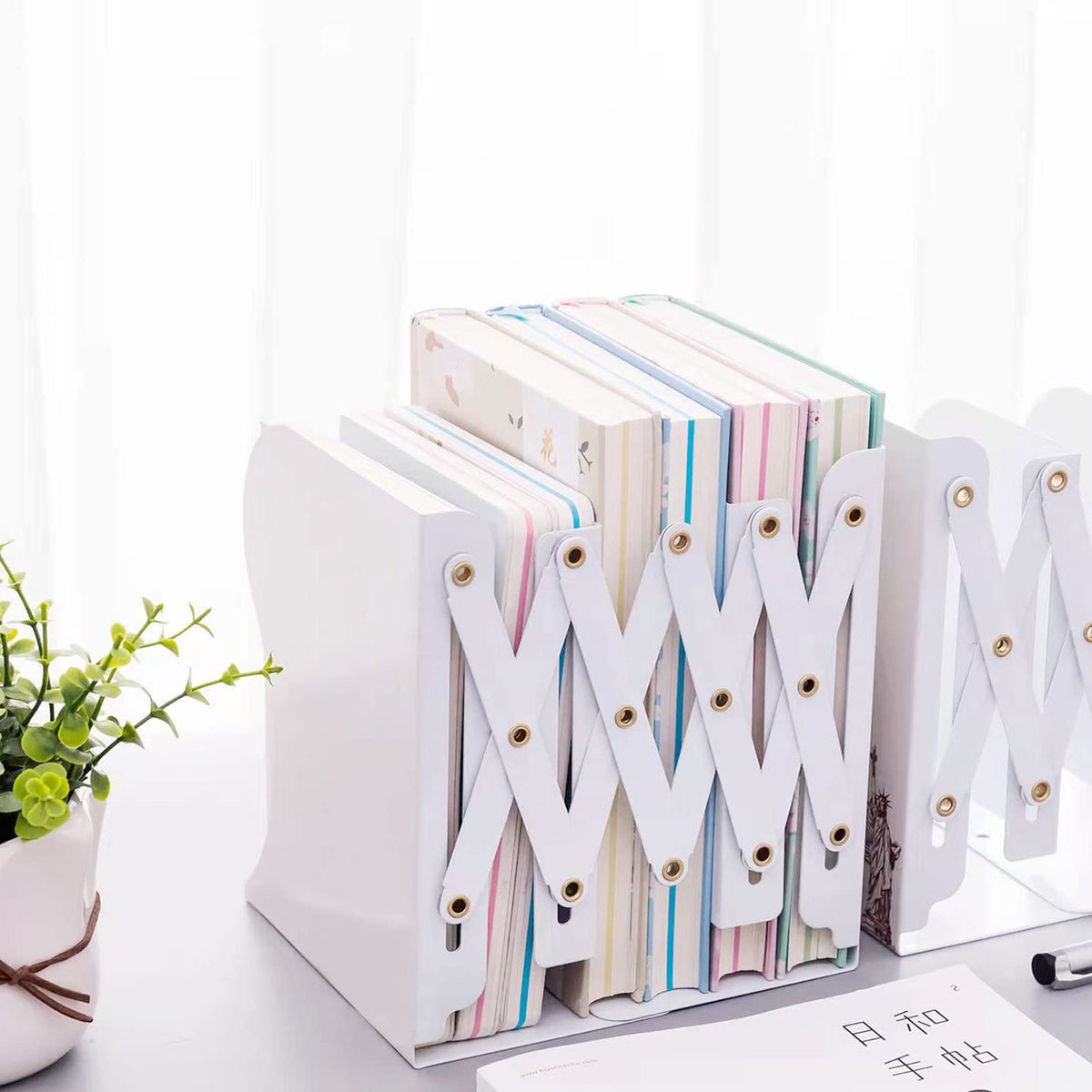 Zyners Adjustable Metal Bookends Heavy Duty for Shelves, 2 Dividers, Anti-Slip Design Expandable