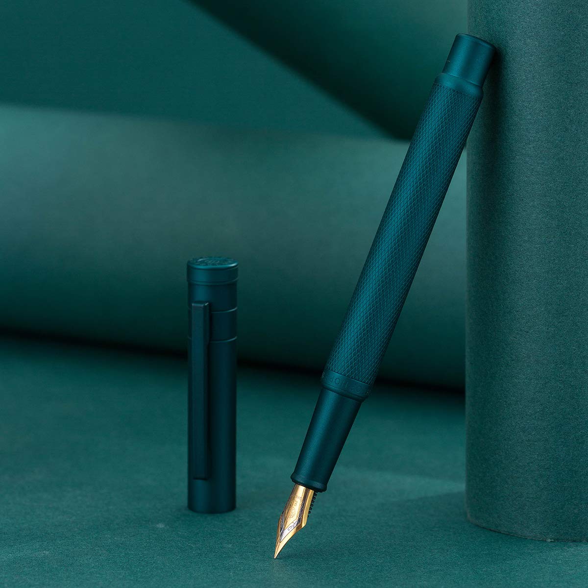 Asvine Dark Green Fude Pen, Bent Nib Fountain Pen Calligraphy (Fine to Broad) with Converter and