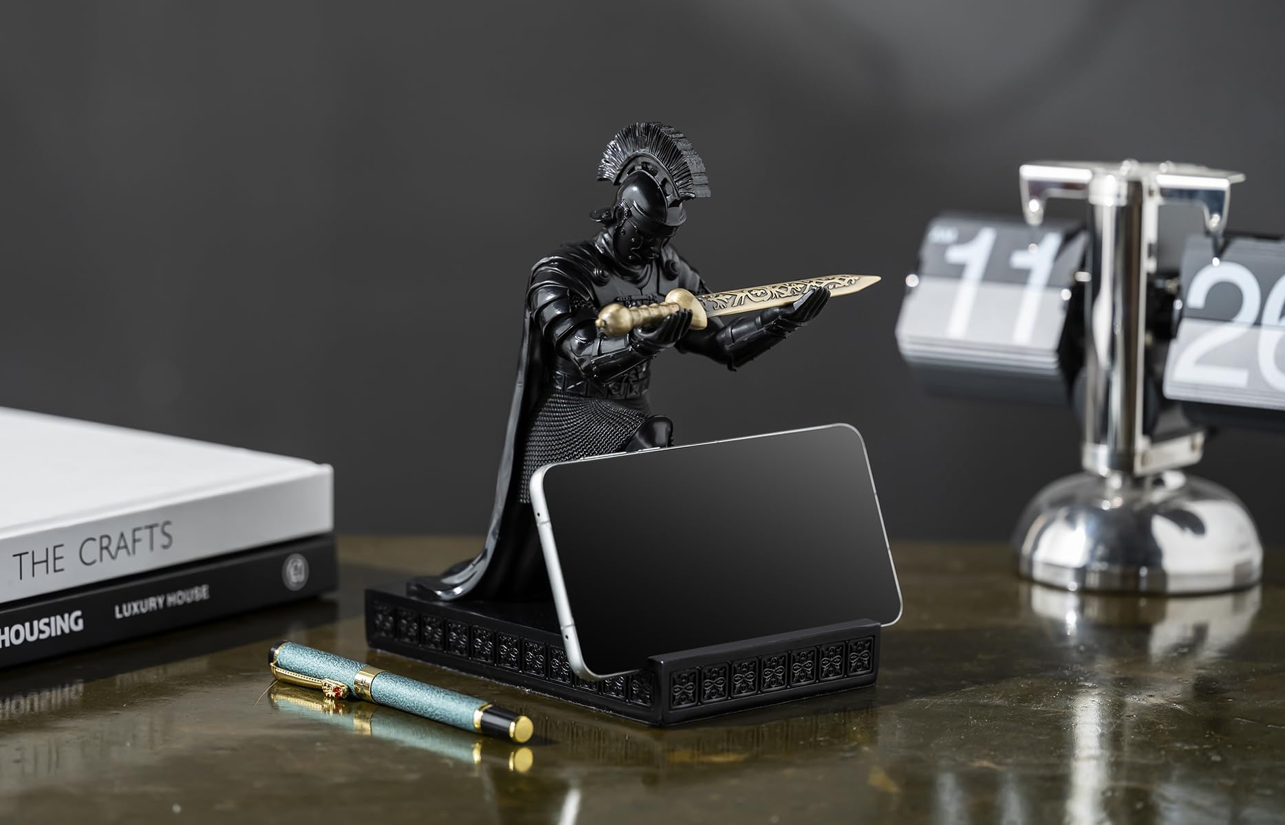 Roman Praetorian Prefect Warrior Knight Pen Holder Desk Ornament Black