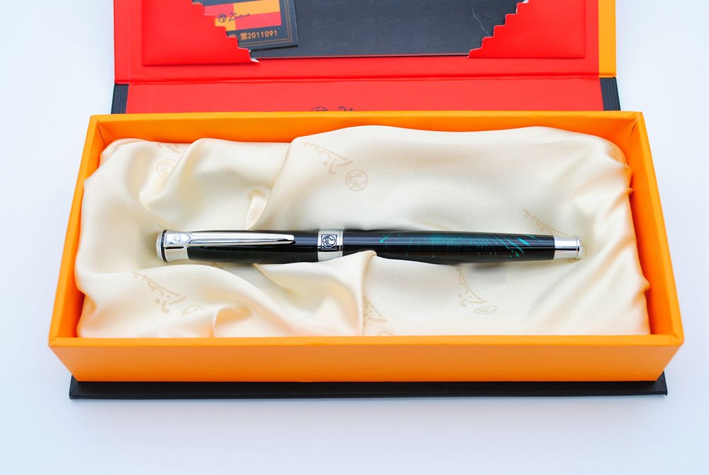 Picasso 903 Sweden Flower King Fountain Pen Original Box (Green Marble)