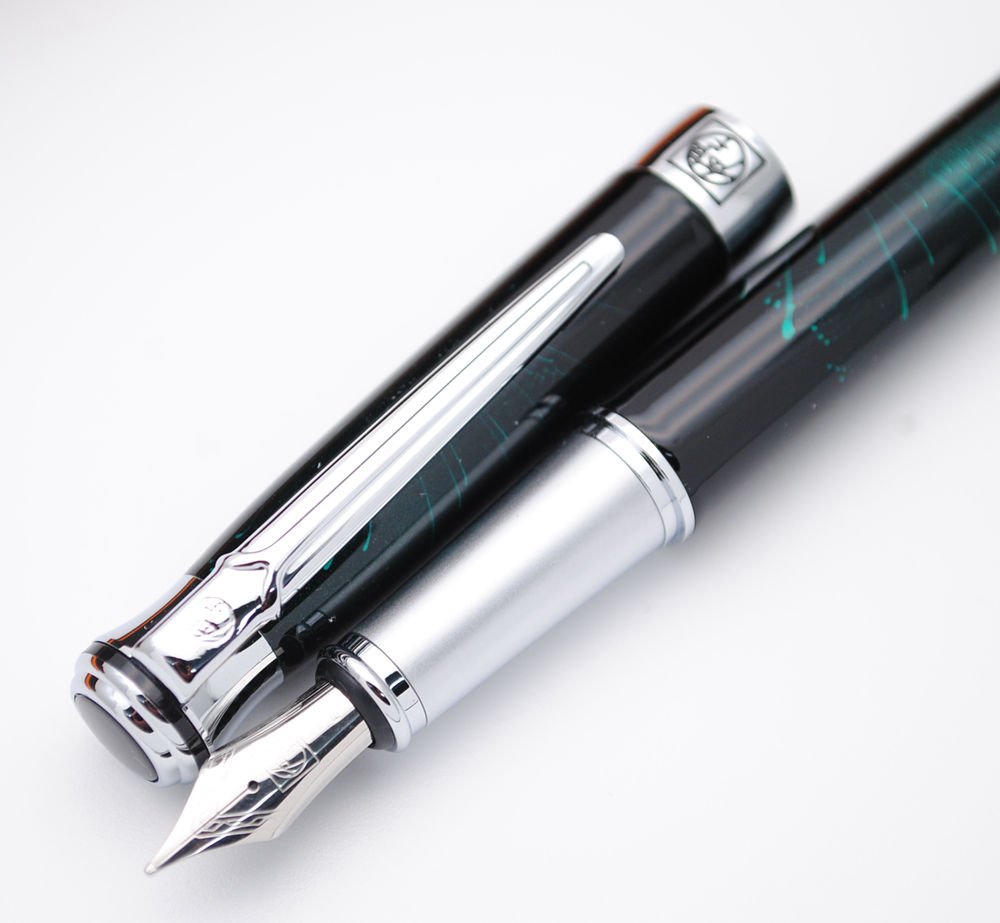 Picasso 903 Sweden Flower King Fountain Pen Original Box (Green Marble)