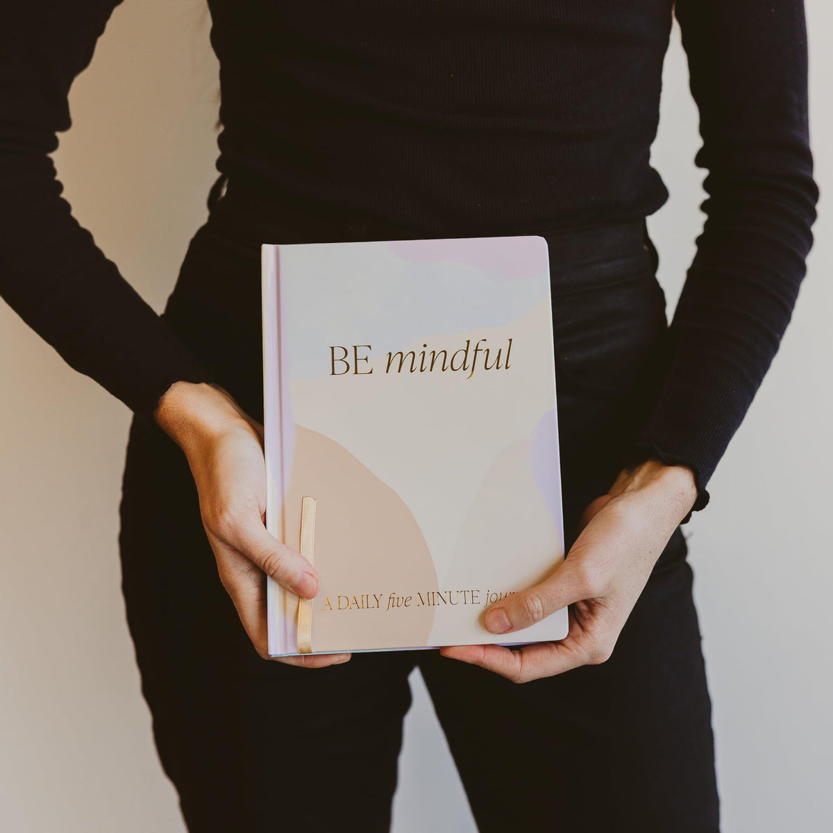 Sweet Water Decor Be Mindful 5 Minute Journal - Daily Gratitude Prompted Journal for Women, 184