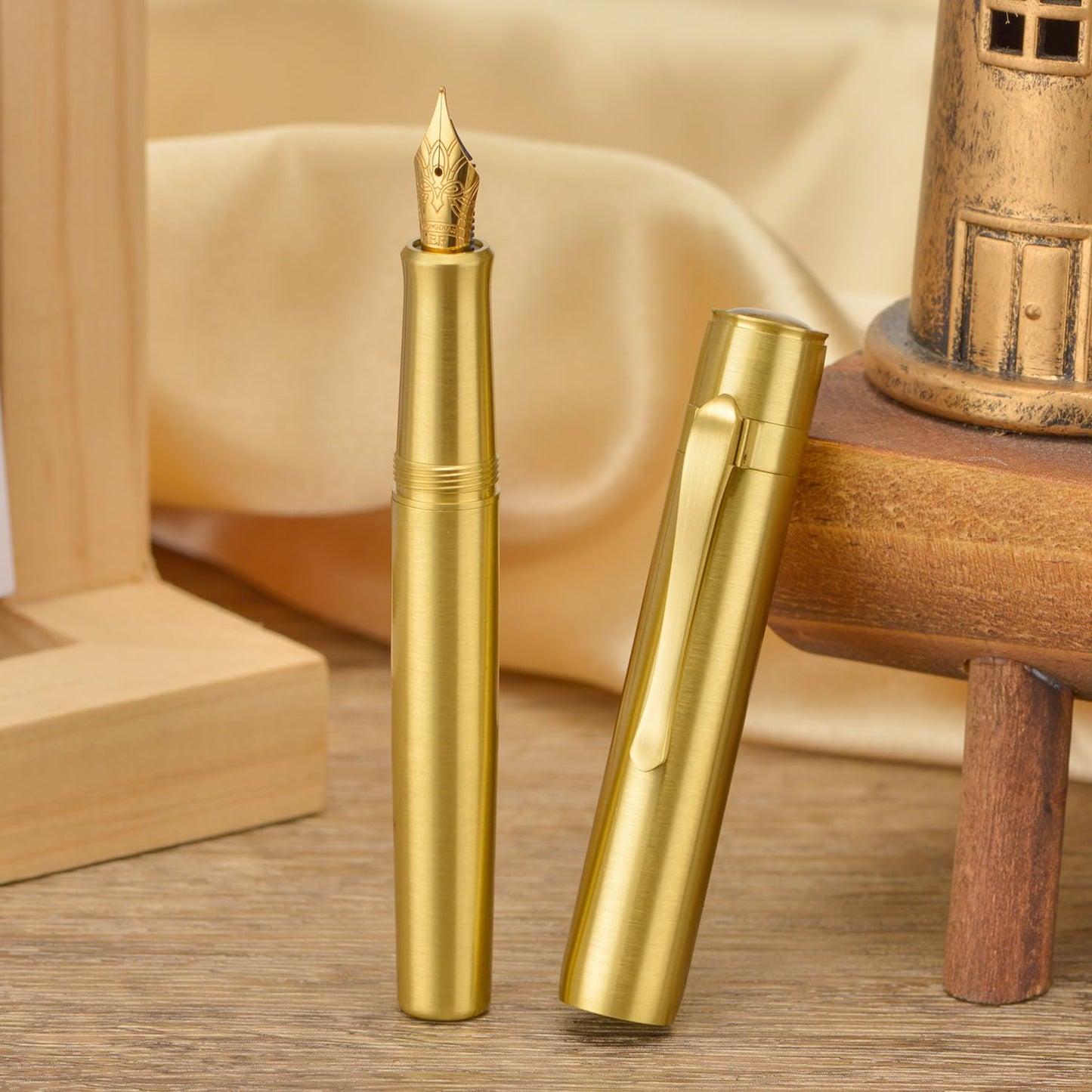 HONG DIAN M2 Mini Brass Fountain Pen with Extra Fine Soft Golden Nib, Sleek Shape Short Pocket