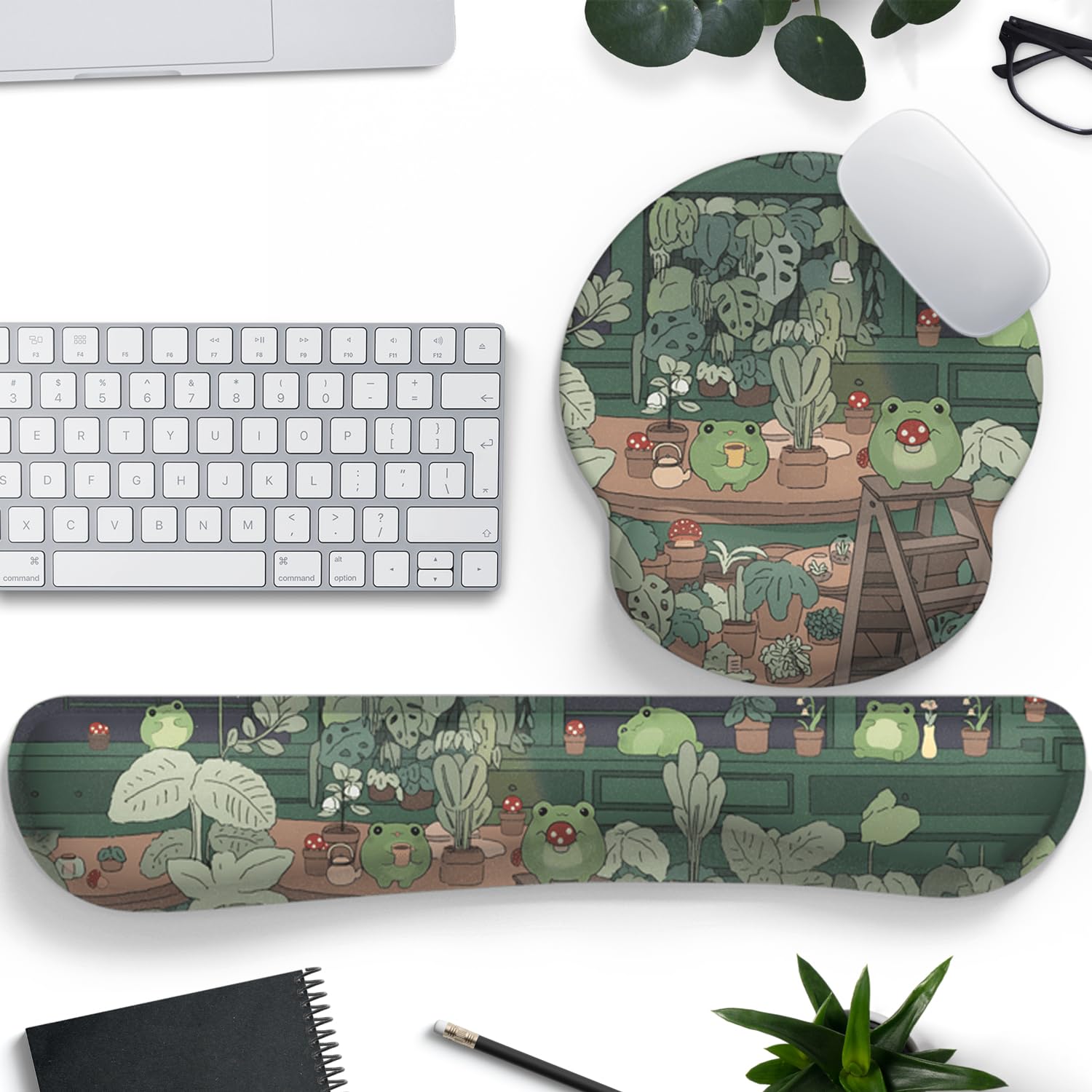 Cute Frog Mouse Pad with Wrist Rest Kawaii Green Decor Pain Relief Mat, Ergonomic Mouse Pad for