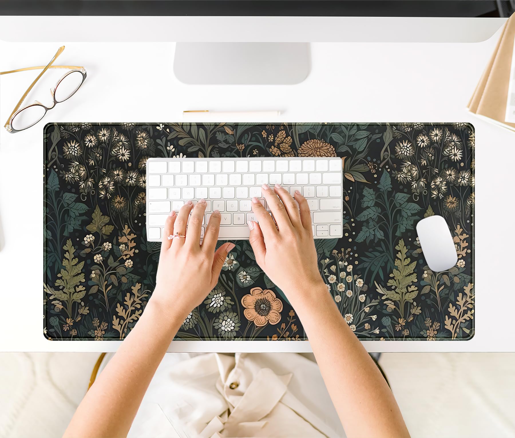 Dark Flower Desk Mat Floral Plants Mouse Pad, Aesthetic Wildflowers Large Gaming Mousepad Desk Pad