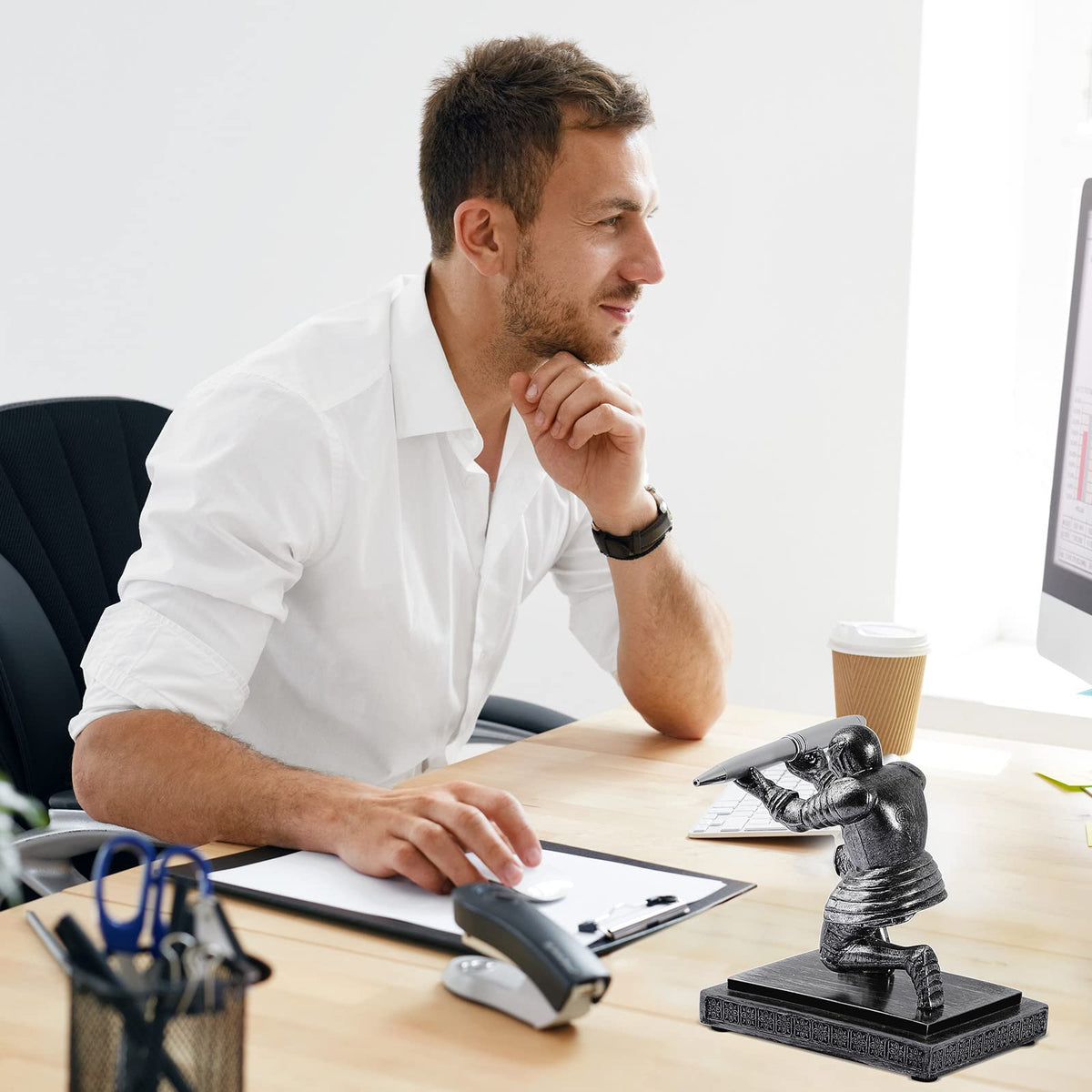 Spakon Knight Pen Holder with 2 Pens, Resin Desk Accessories,Classic,Iron