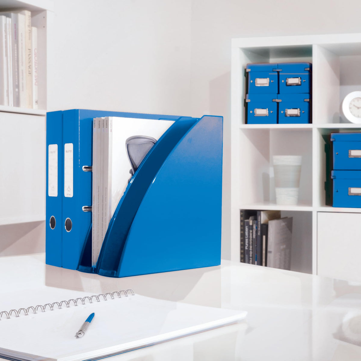 Leitz TS-120556 Wow Range A4 Duo Colour Magazine File, 73mm x 318mm x 272mm, Blue