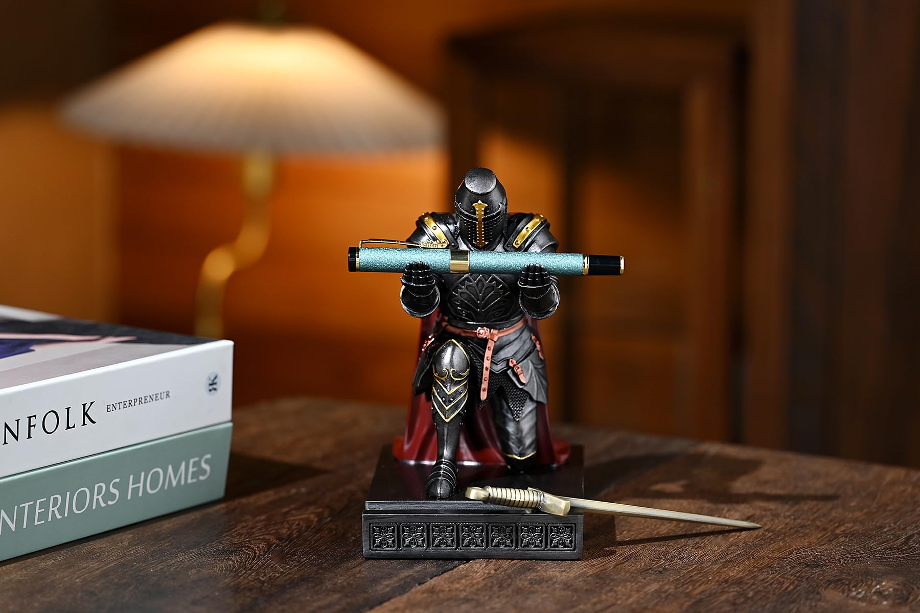 Medieval Templar Vanguard Officer Knight Pen Holder Desk Organizers Iron