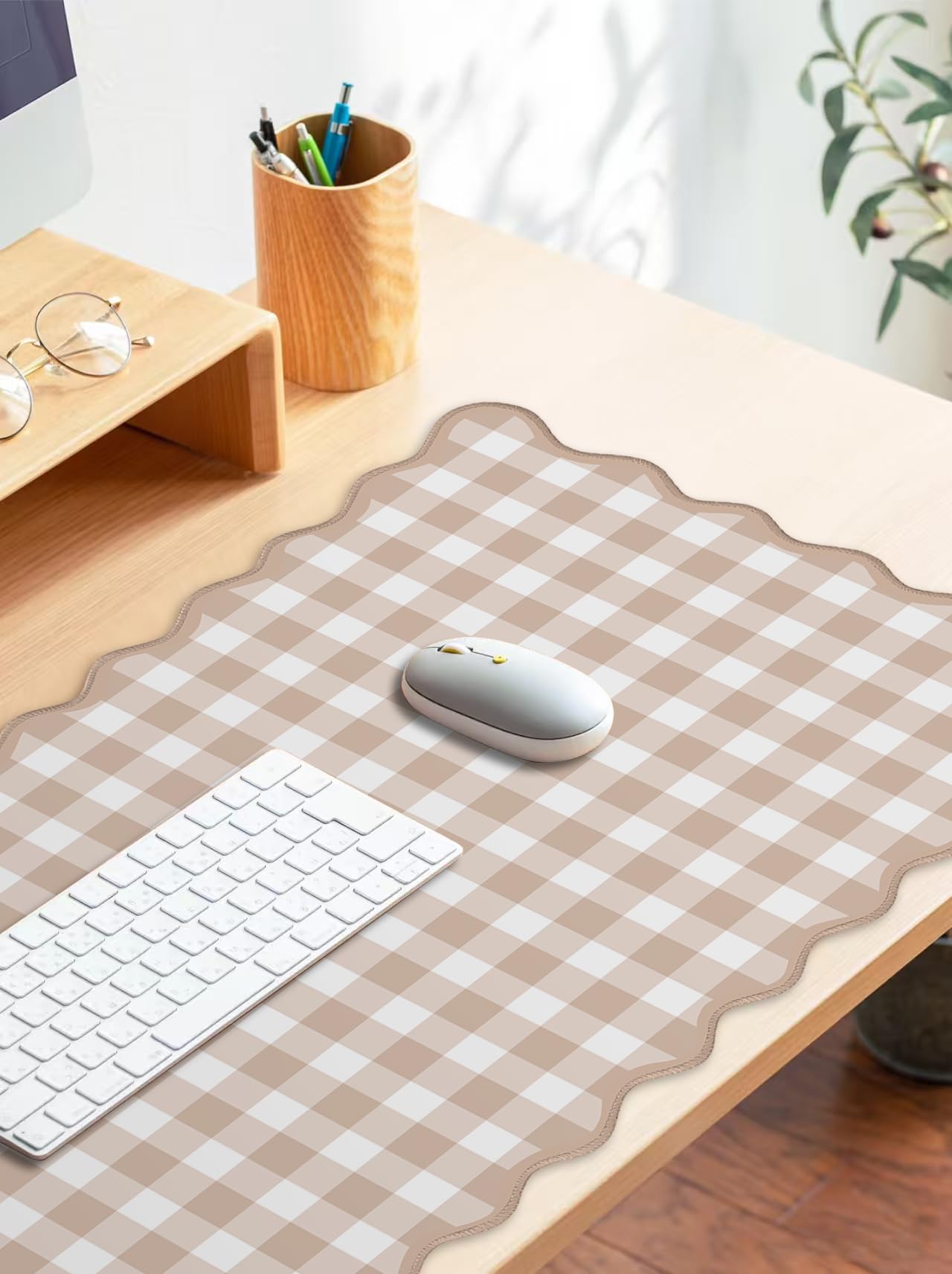 Scalloped‌ Checkered Desk Mat Cute Light Brown Gingham XXL Large Gaming Mouse Pad Farmhouse
