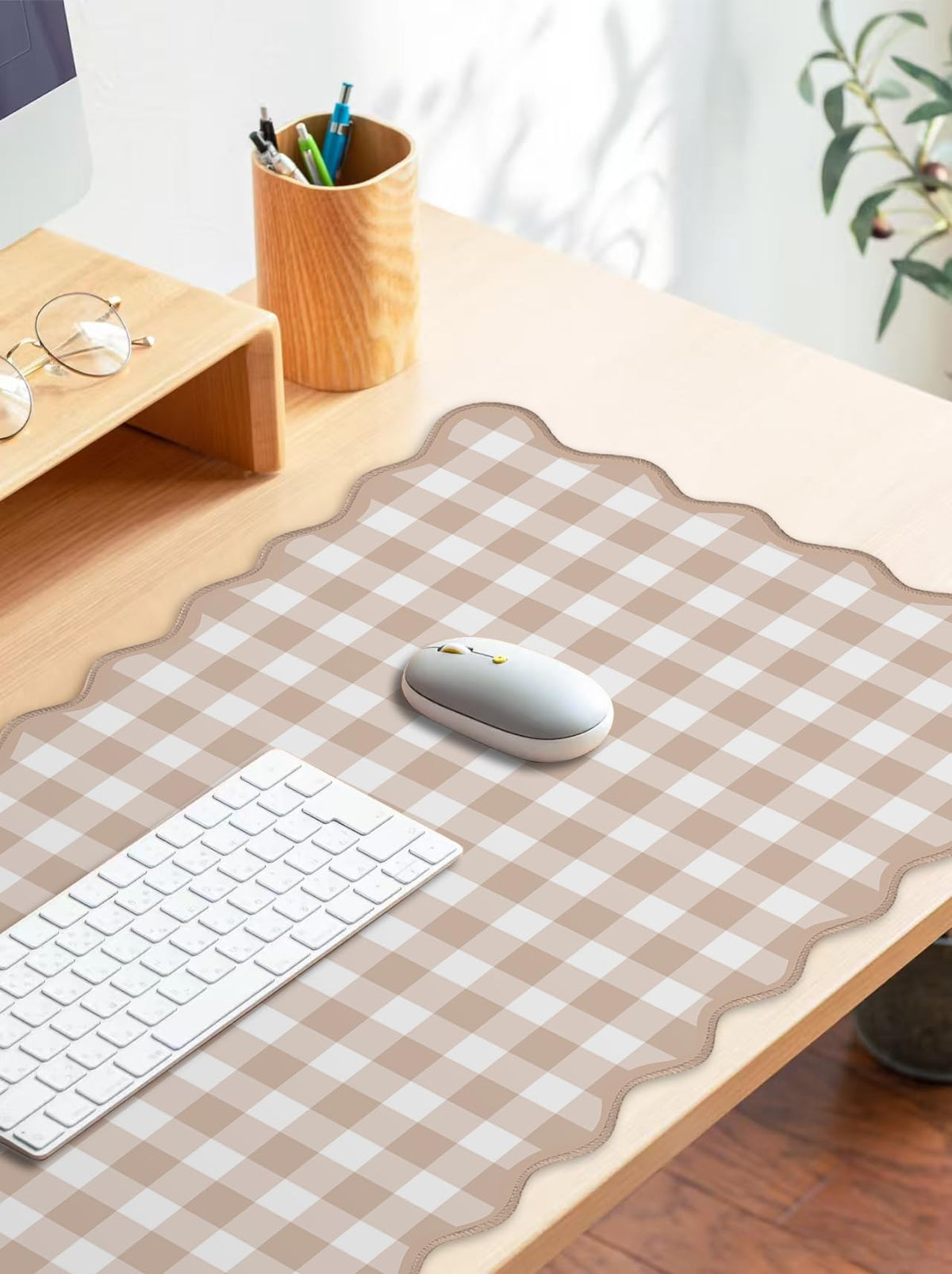 Scalloped‌ Checkered Desk Mat Cute Light Brown Gingham XXL Large Gaming Mouse Pad Farmhouse