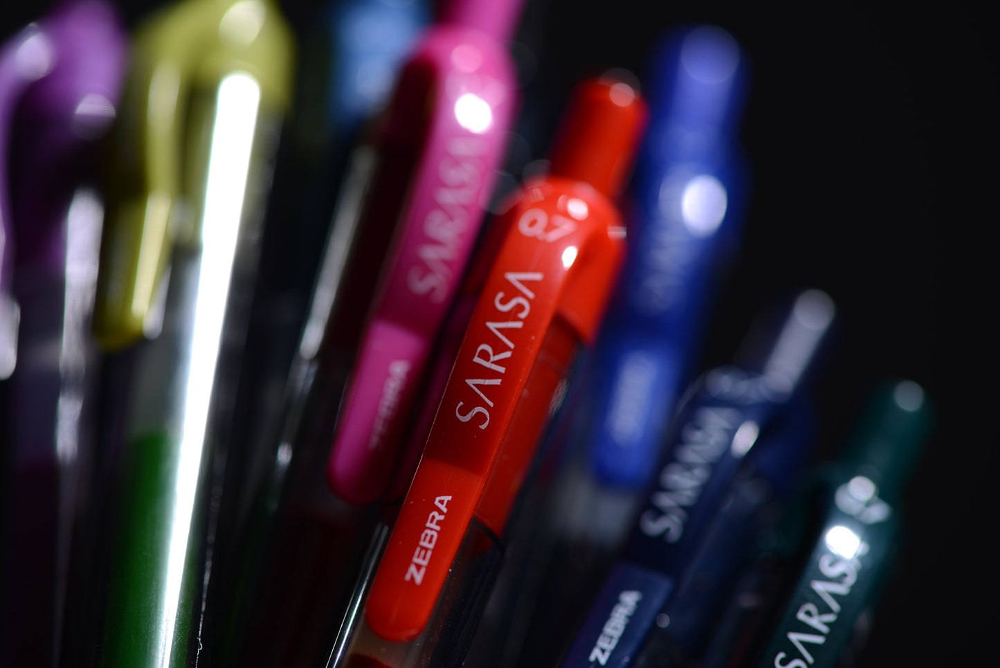 Zebra Pen Sarasa Retractable Gel Ink Pens, Medium Point 0.7mm, Fuchsia Color Rapid Dry Ink, 12-Count