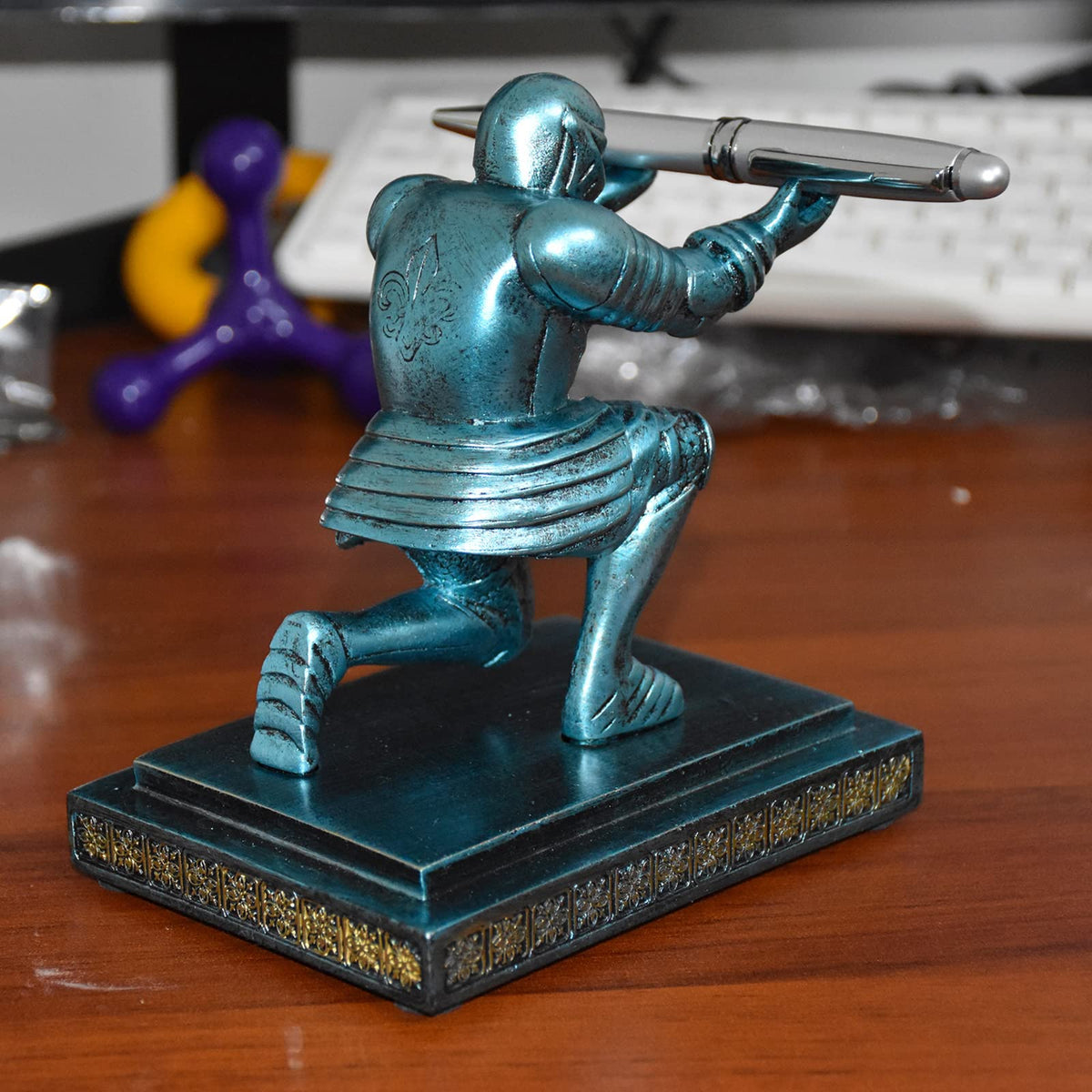Miyolo Knight Pen Holder Kneeling Soldier Pencil Stand Desk Organizers Accessories Fancy Cool