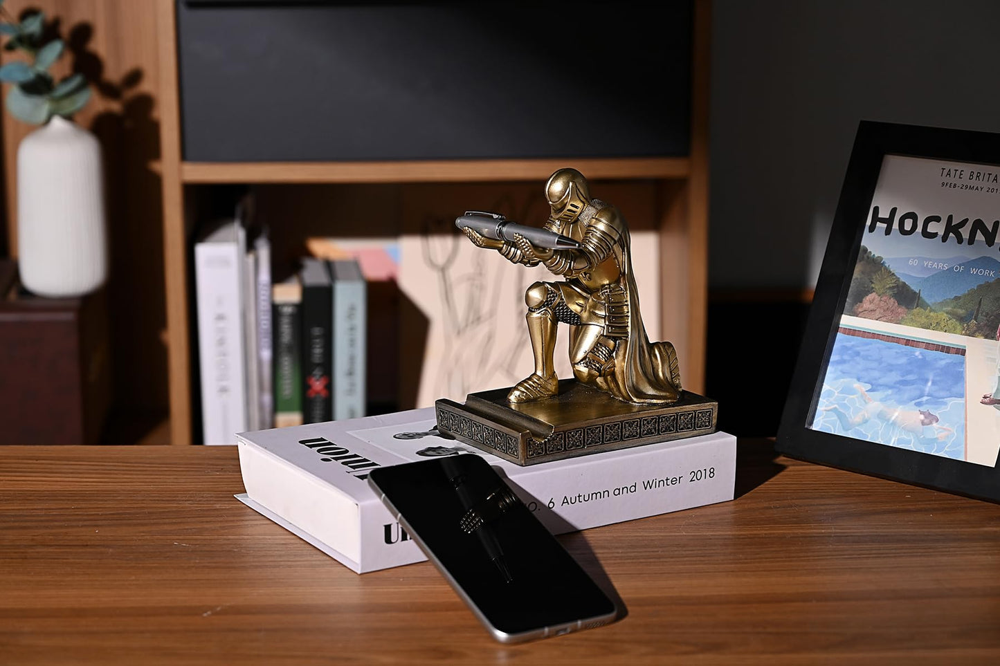 Windbreaker Soldier Knight Pen Holder Personalized Desk Accessory Bronze