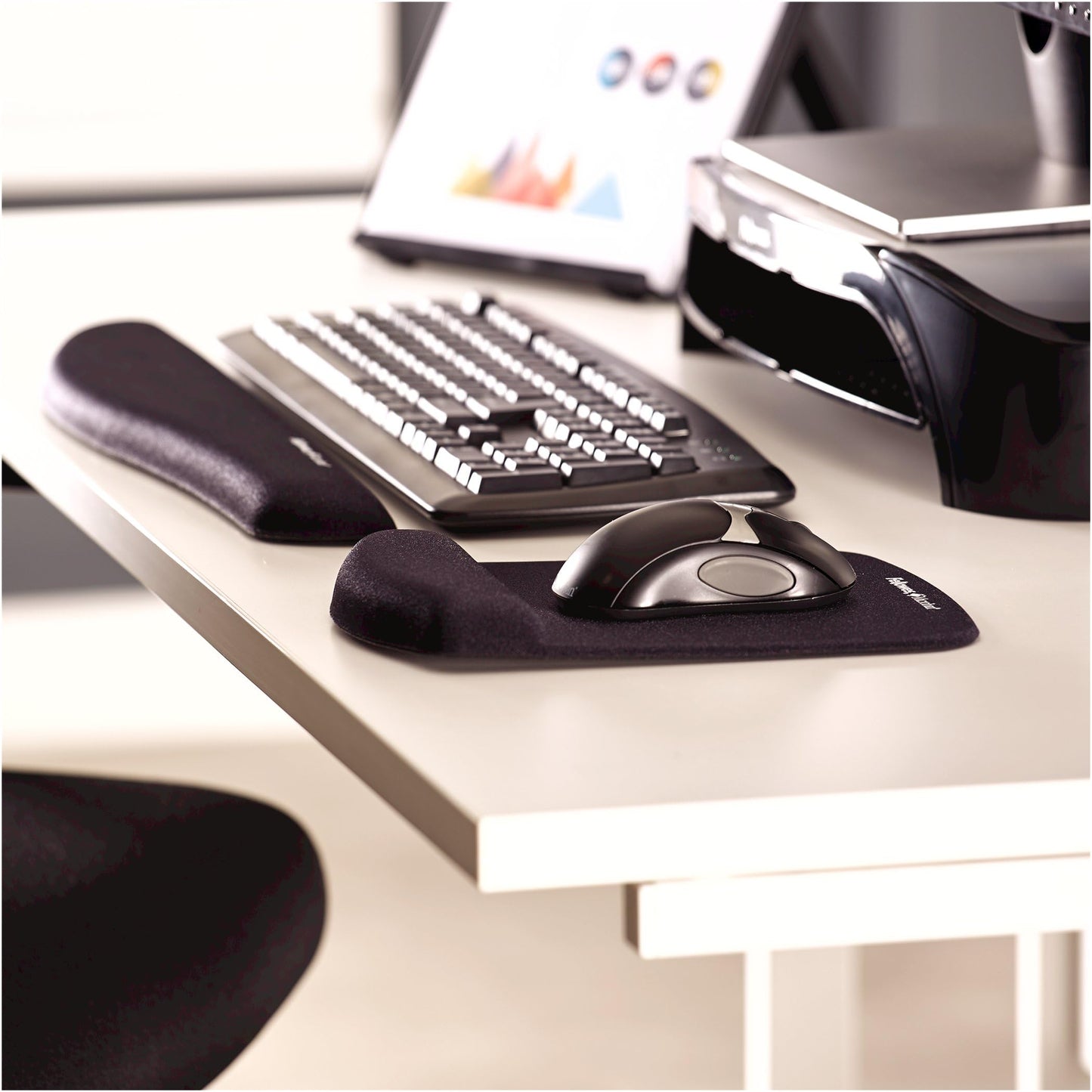 Fellowes PlushTouch Foam Keyboard Wrist Rest, MICROBAN Antimicrobial, Graphite (9252301), Classic