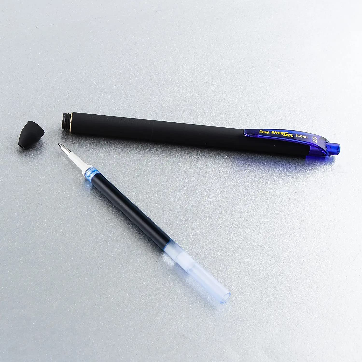 Pentel Energel 0.7 Kuro Gel Pen - Medium Line - 12 Pack of 6 Black & 6 Blue