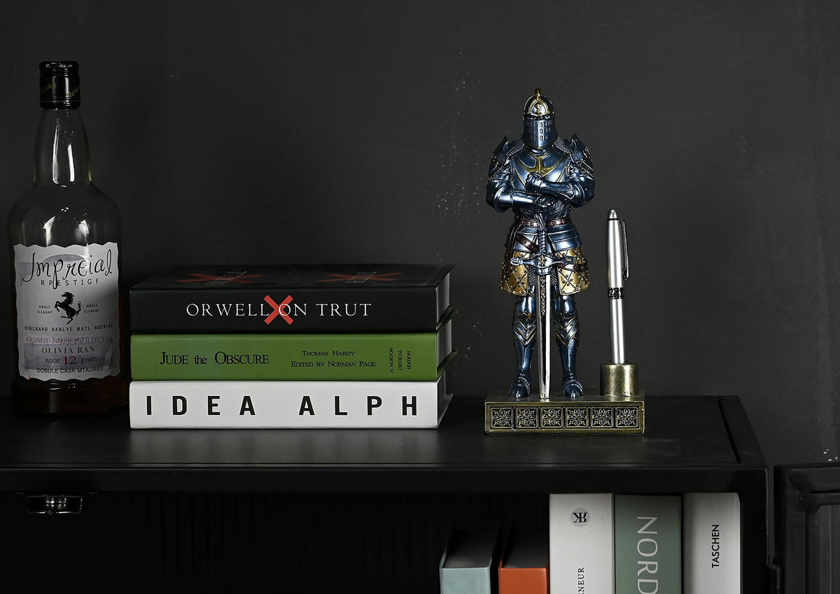 Amoysanli Knight Statue Resin Pen Stand Resin Fountain for Men Blue