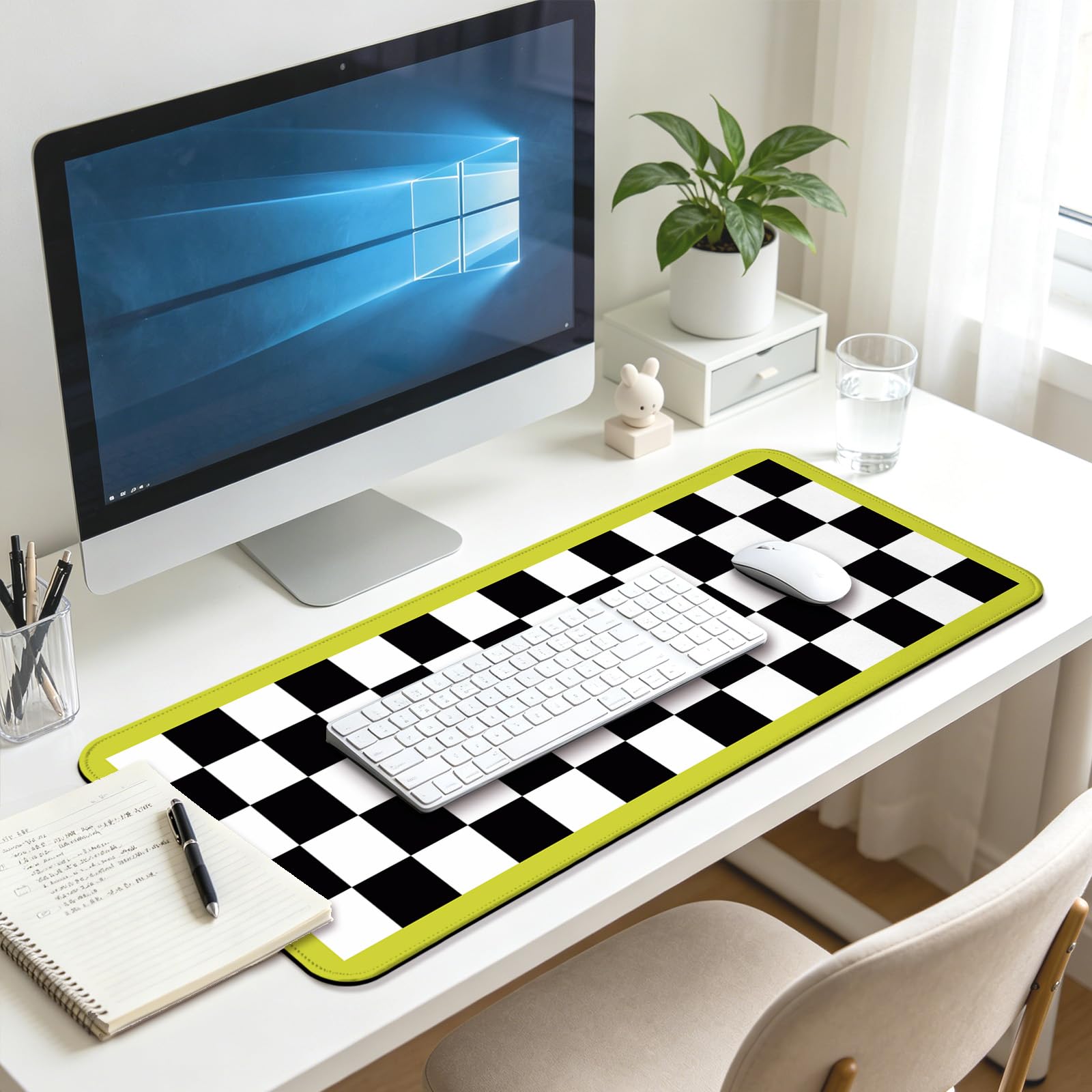 JIANG100 Retro Checkered Gaming Desk Mat, Extended Mouse Pad, Black & White