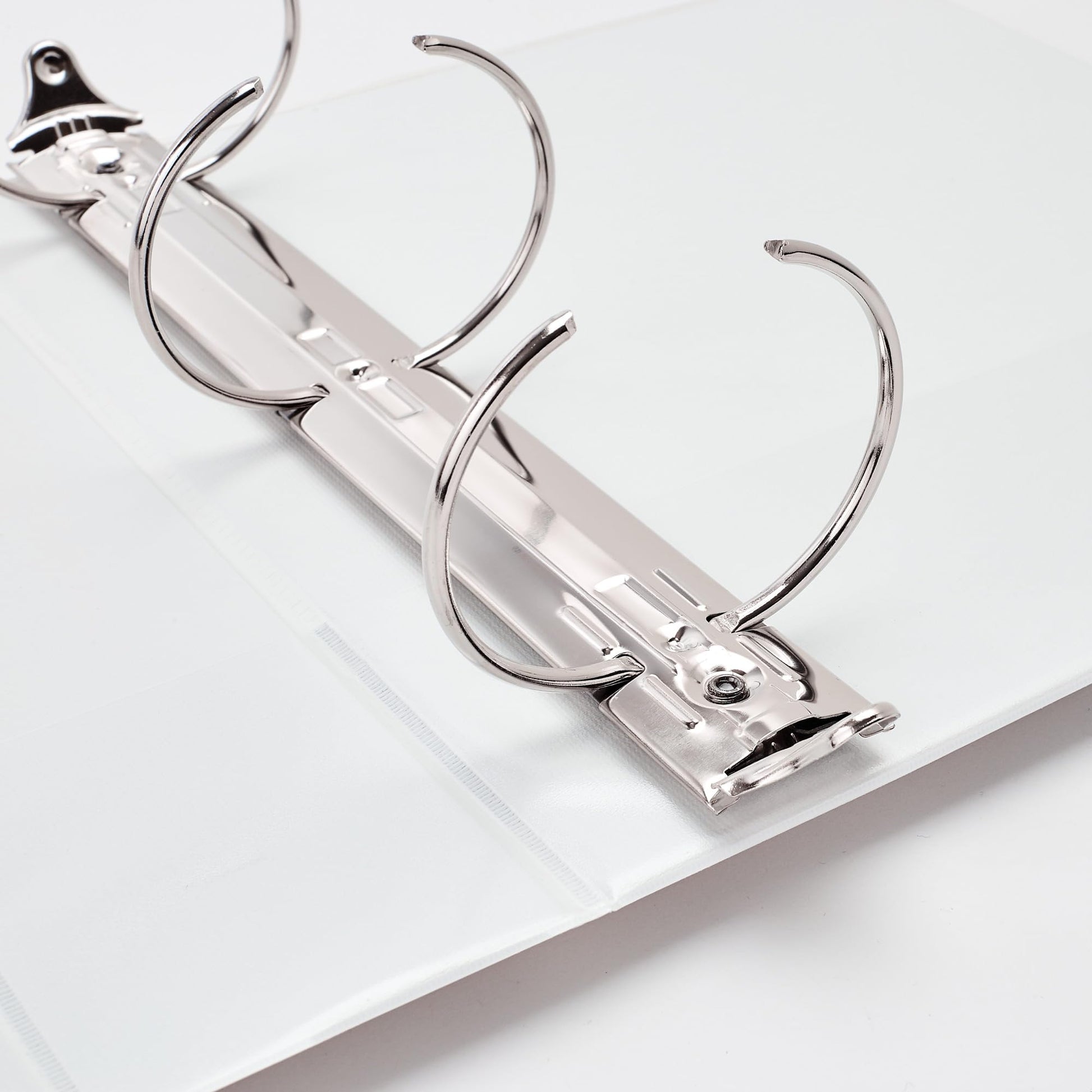 Avery Standard View 3 Ring Binders, 3" Round Rings, 460-Sheet Capacity, 3.5 Inch Wide Spine, White