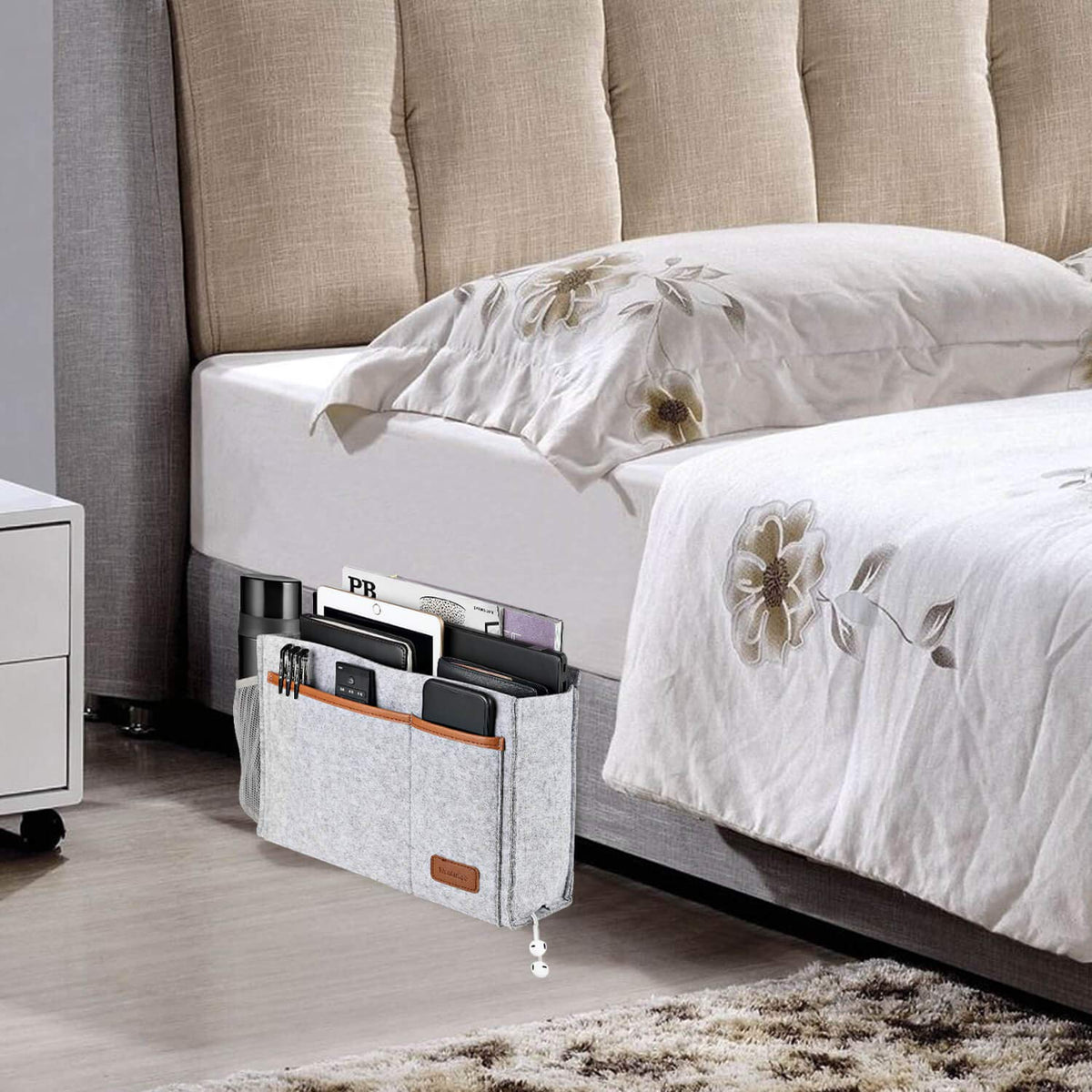 WantuSee Bedside Caddy, Felt Bed Storage Organizer Hanging Bag Holder with 5 Pockets, Magazine Book