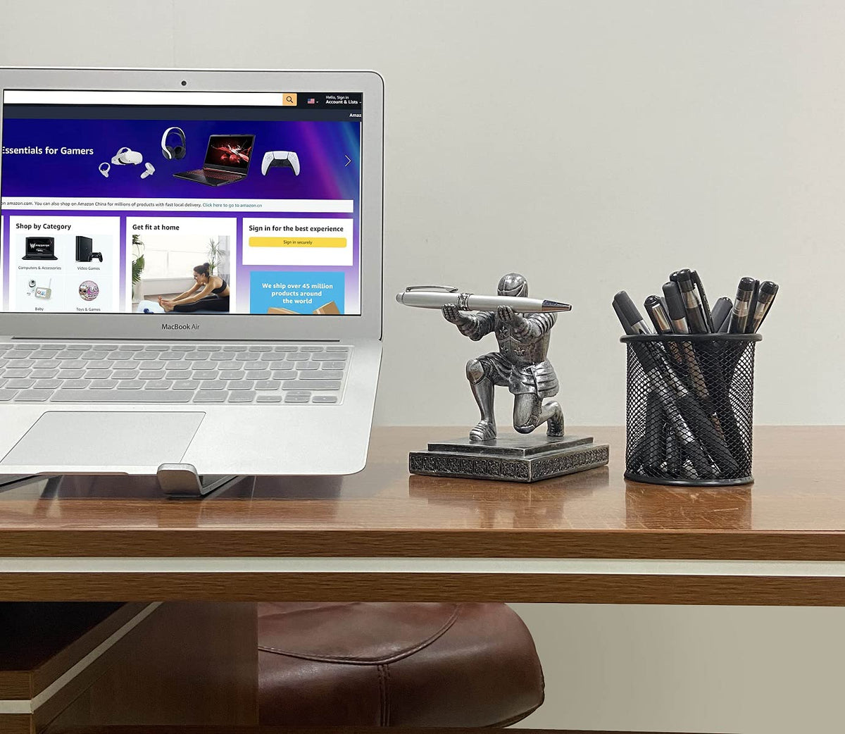 Ofiedx Executive Kneeling Knight Pen Holder with Pen - Unique Office Gifts
