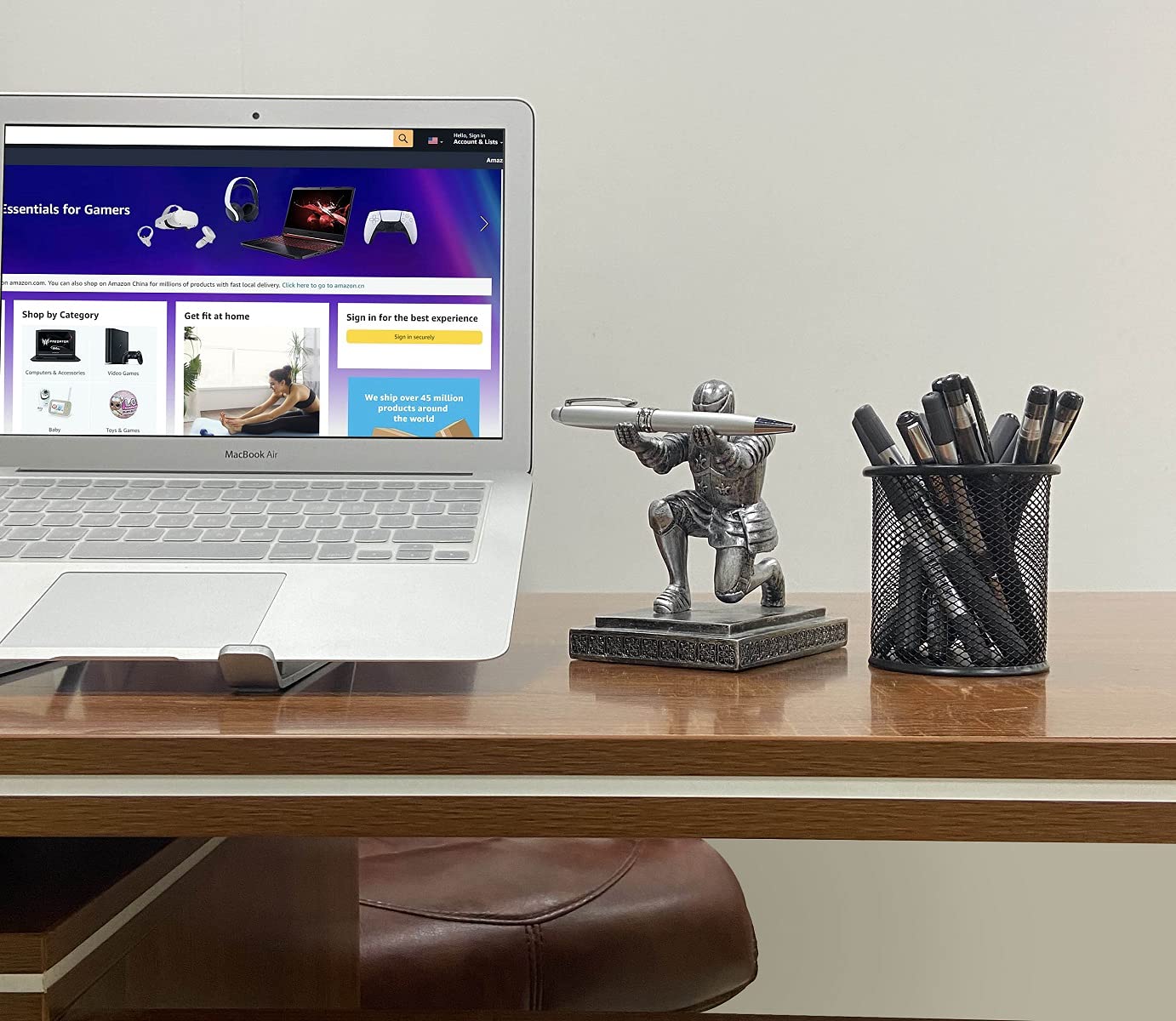 Ofiedx Executive Kneeling Knight Pen Holder with Pen - Unique Office Gifts