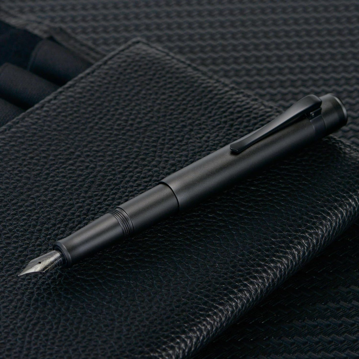 HONG DIAN M2 Black Forest Mini Fountain Pen, Fine Soft Nib & Sleek Shape Aluminium Short Pocket