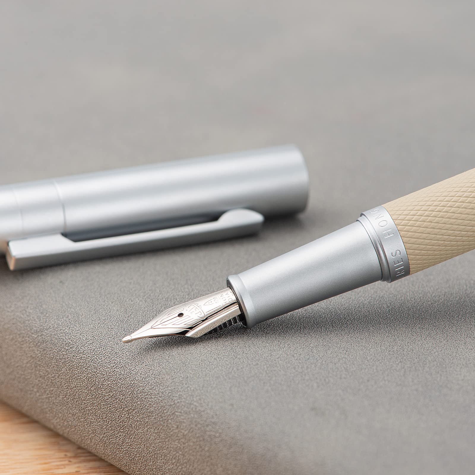 Hongdian White Forest Fountain Pen Blade Nib Classic Design Calligraphy Pen with Converter and