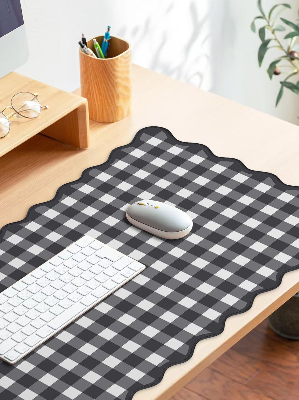 ohisxiacy Scalloped‌ Black Desk Mat Checkered Gingham Cute XXL Large Gaming Mouse Pad Kawaii